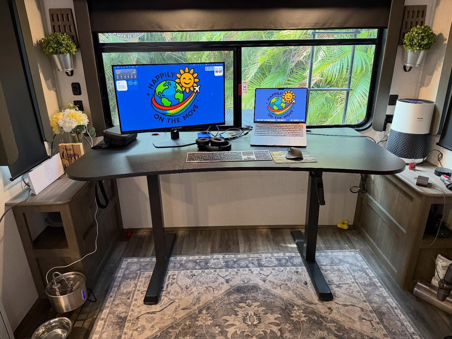 Took out the crappy, uncomfortable sofa that used to sit between these two end tables and replaced it with a desk. Now we have a nice little workstation to edit videos and do computer stuff.
#rvliving #rvlife #lifeontheroad #rvtravel #rvremodel homeonwheels