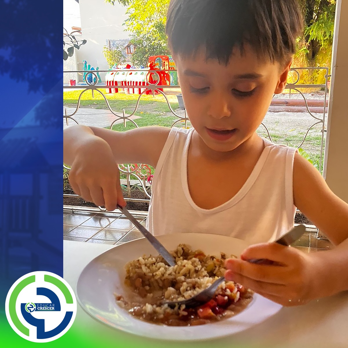 Um momento comum, com um cuidado especial. ✨
Cada refeição é pensada, preparada e acompanhada com atenção, respeitando as necessidades da infância e incentivando bons hábitos desde cedo.
É no dia a dia que construímos uma relação
saudável com a alimentação. 💛
💚 Venha conhecer a Educar e Crescer!
Acesse educarecrescer.com 📲
#EducarECrescer #RotinaEscolar
#AlimentaçãoSaudável #EducaçãoInfantil
#InfânciaSaudável
