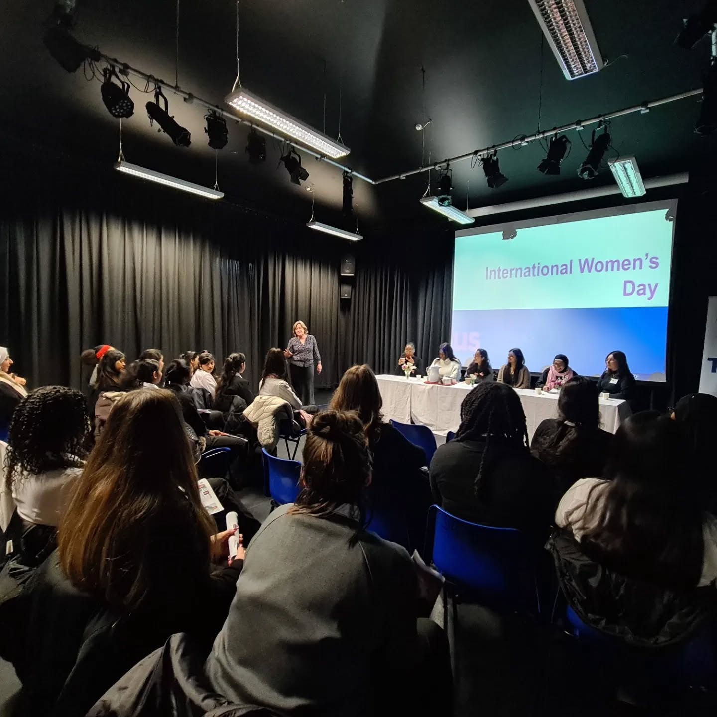 We had our annual International Women's Day in collaboration with @nccbrent . We decided to change the layout this year to ensure we held a space for our Newman girls to confidently discuss various topics including how we can continue to empower other women, the issues women are still facing, how we can work towards diversifying the workplace and making it more inclusive for women coming in.
@nccsixthform
We invited a range of women from creative industries that are all representative of the girls the #uscharitabletrust work with.
🏷️ #newman #ncc #femaleempowerment #girlboss #equality #inclusion #diversity #equalwages #internationalwomensday #womensday #womenspanel #workshop #charity #uscharitabletrust
@saffdotcom_
@browngirlendo
@_omasan
@tammysiddik
@rayshaundw
@tara.hanif
@iscreamltd
@blackwomeninpostproduction
@brown_jx