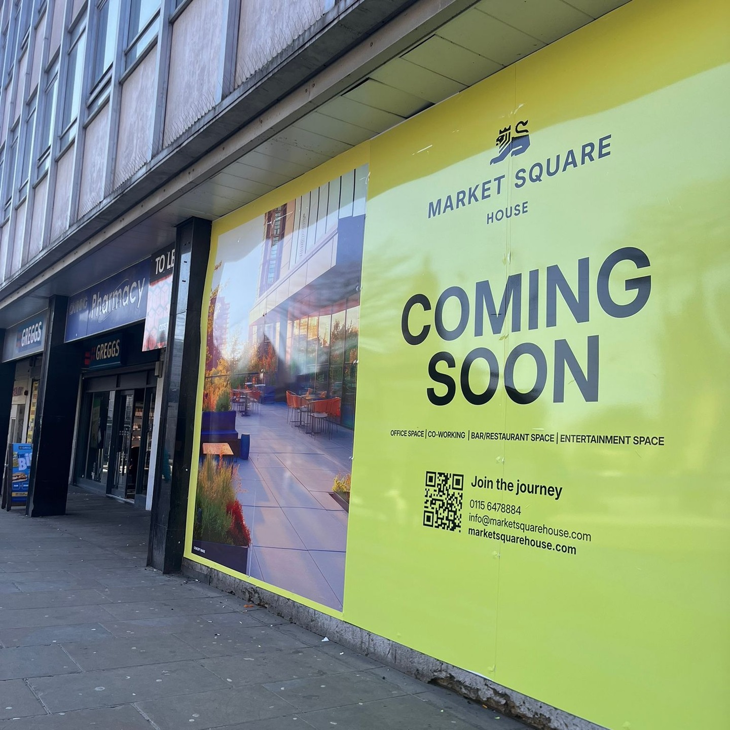 Our team worked through the night last night to get these hoarding panels in place in the Market Square Nottingham!
Market Square House Coming Soon! 😮