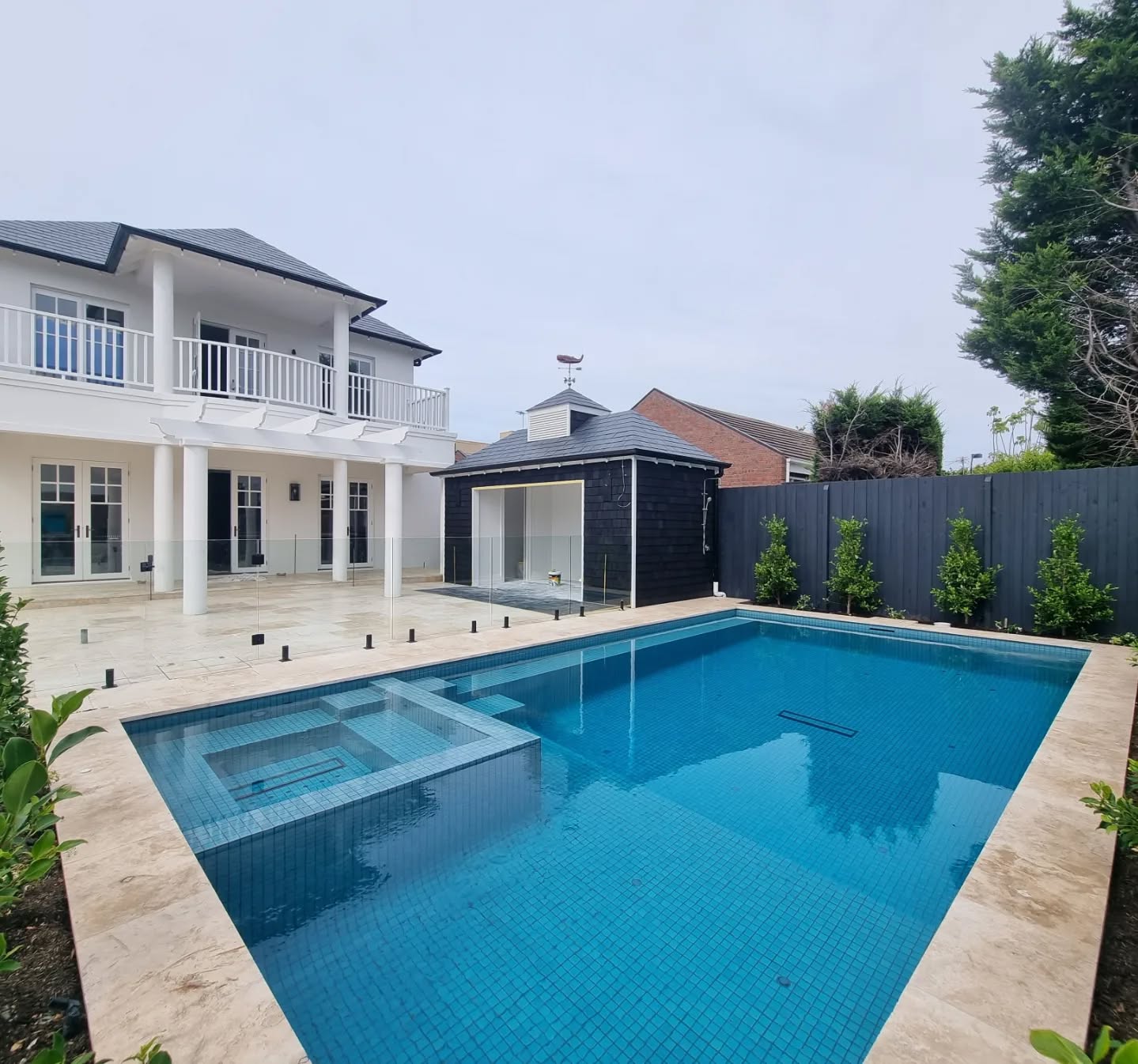 Always thankful to our clients for entrusting us to build a small part of their family home 🏊♂️🙏👷♂️
@nortonbuilders building yet another beautiful Brighton home.
@oasispooltiling
@thepooltilecompany
@aquea_products
@cookeindustries
#nocuts
#fulltileornotile
#baysidepools
#bayside
#brighton
#landscapedesign
#landscape
#swimmingpool
#swimming
#spa