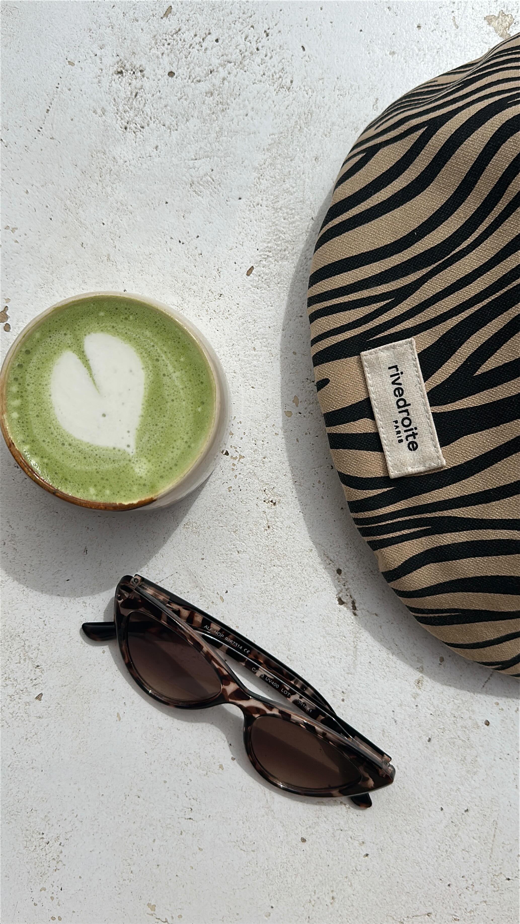 kann mich mal jemand kneifen? 🥹🤏🏽 Kann’s manchmal selbst nicht glauben, dass das echt mein Leben ist ✨🌞🐚
#dreamlife #traumleben #islandlife #surf #freiheit