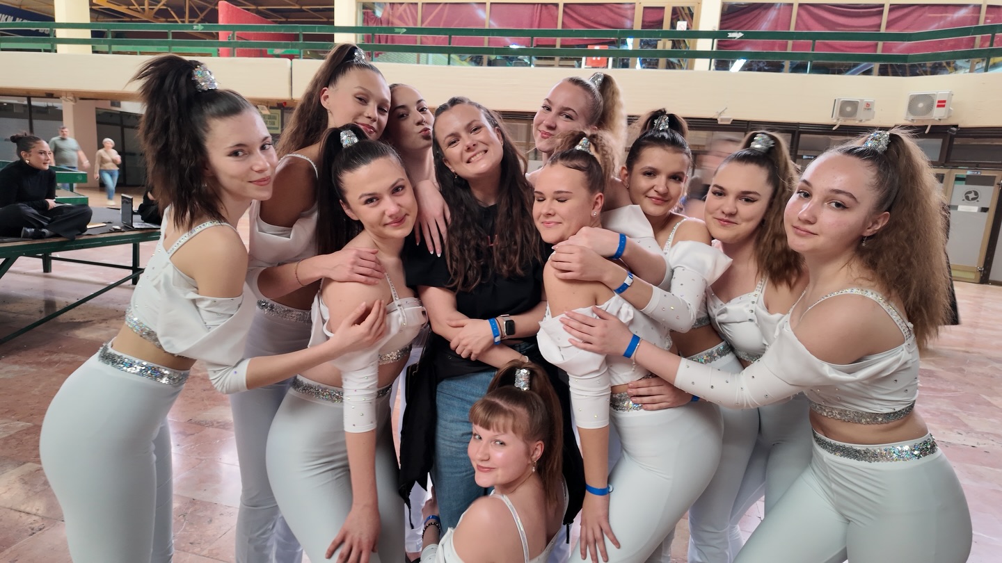 I think we should dance together🫶🏽