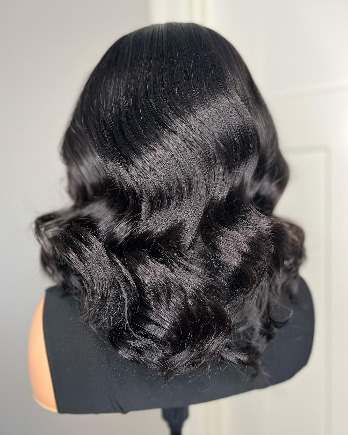 Where are my corporate business ladies at!!! This unit was created for a local real estate broker that wanted a new look. Well, here ya go babe 💞
"Halle" collection unit in 14 inches
Did you know that we have a bundle sale going on NOW??! Head over to yummycandicollection.com to SHOP and sign up for the text message alerts.
#hdlacewigs #laceclosurewigs #gluelesswigs #ncwigmaker #businesswoman