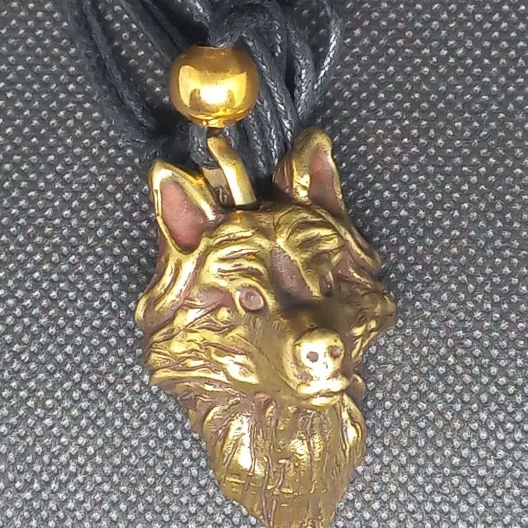 Dije se cabwza de lobo
1 pieza disponible
33 gr de laton solido
5 cm de largo por 2.5 cm de ancho
PRECIO
200 pesos mexicanos más envio, mande privado si le interesa
#dije #dijes #joyeria #joyeriamexicana