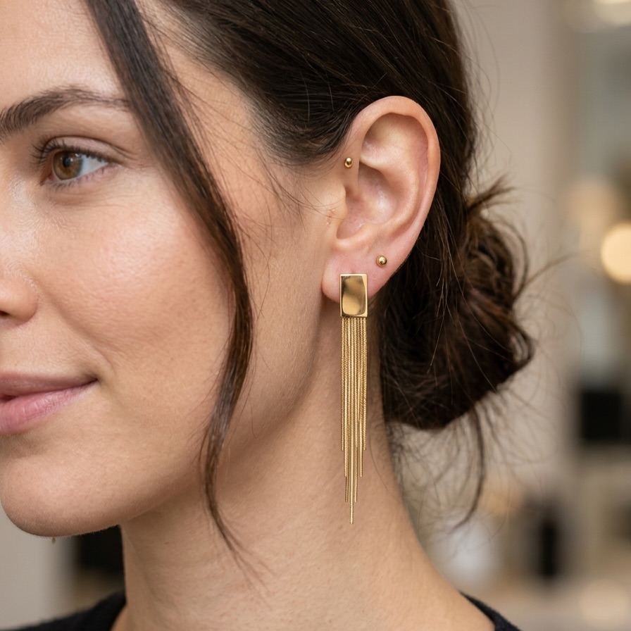 For the days you want to keep it minimal, but still unforgettable๐
Effortless elegance, redefined.
.
DM for prices
.
.
.
.
.
#jewelry #lifestyle #accessories #earrings #fashion