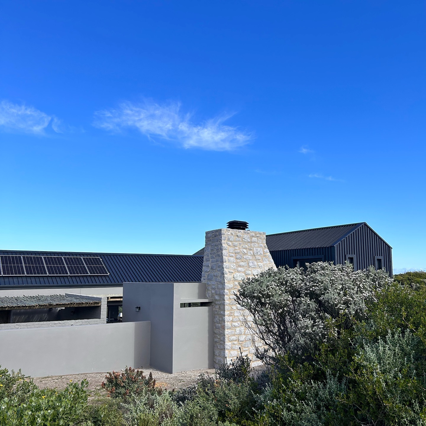 Exploring stunning stays across Western Cape 🌍
.
.
.
.
.
.
.
#discovernessara #africa #capetown #travel #explore #archilovers #architecture #archidaily #southafrica #potd #love