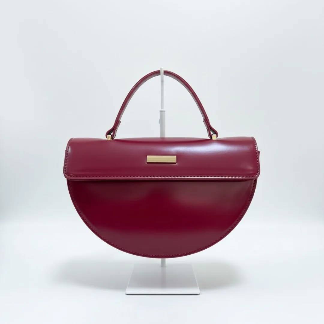 “NEW ARRIVALS ..!!! 👛 👜 “
🔍HALF MOON BURGUNDY BAG
PRICE:N39,900
AVAILABLE IN-STORE & ONLINE
HOW TO SHOP:
-SEND A DIRECT MESSAGE ON INSTAGRAM
-TELESALES AMUWO:08055190362
-TELESALES SURULERE:08055190368
WALK IN AMUWO: APPLE ESTATE PHASE 1,AMUWO ODOFIN.
WALK IN SURULERE: 27, ITIRE ROAD OPPOSITE COMMIT BUKKA.
#ootd #bags, #trendingreels #NewArrivals, #Womenfashion