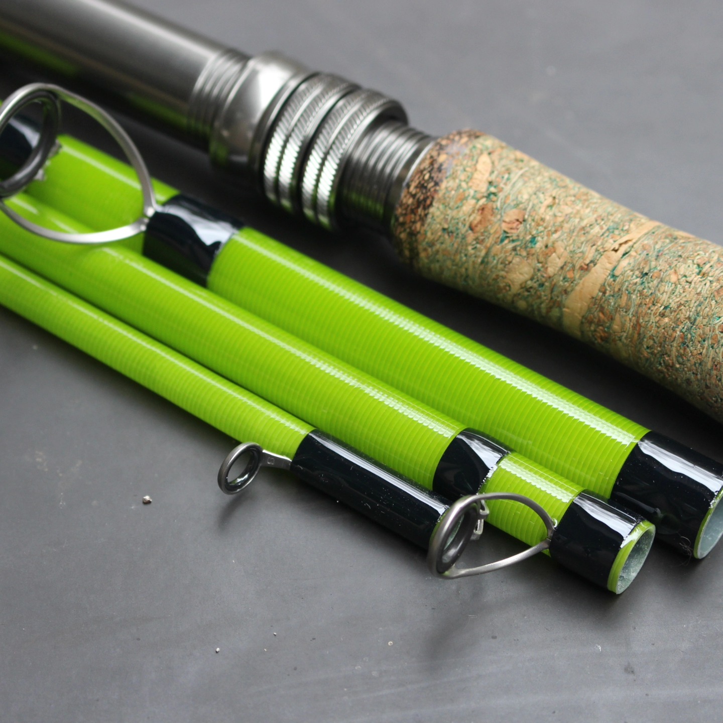 S-glass 12 weight with full custom cork
#builtnotbought
#customfishingrods
#northforkcomposites
#glassisnotdead
#gen4finish