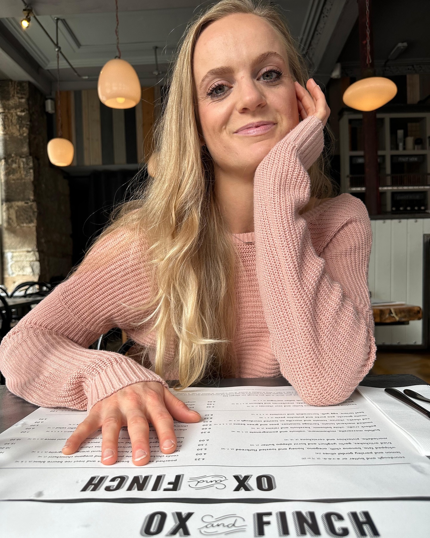 a lil bit of July 🥰☀️💕
- lunch w the bday boy 🥳
- early morning walks ☀️
- the best text Lee’s ever sent 🍟
- me being an idiot at boxing 😅
- finding wild raspberries on my walk 🍓
- Tanu and Michael’s Paperwork Party 🥹
- Shania Twain at summer sessions 🔥
- me learning the worm 🤣
- the best purchase of July - highly recommended by Kenny thank youuu @thegroupexguy 😍
A fairly quiet month but lots of lovely moments 💛✨