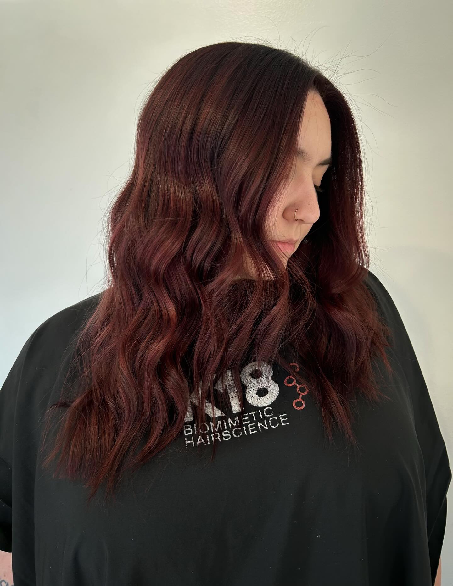 Red vibes ❤️🔥❤️🔥
•
•
•
•
•
•
•
#greensboro #greensborosalon #highpointsalon#uncg #elonuniversity highpointuniversity hpu triadncsalon greensborofood greensborophotographers greensboronailsalon blondes balayage highlights greensboroblondespecialist greensboroextensions highpointextensions