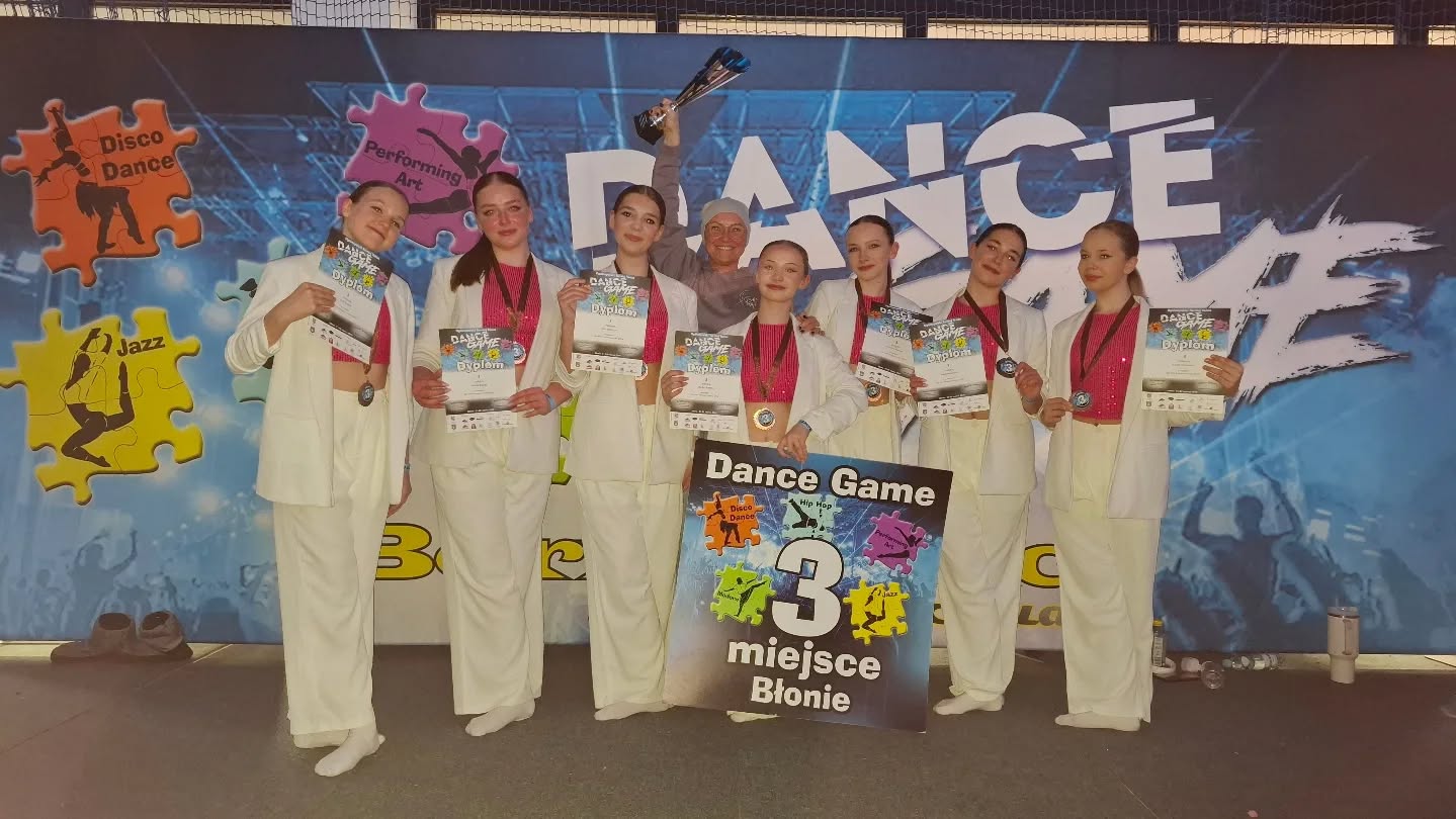 @createtheart_junior wraca dziś z podwójnym 3 miejscem
🥉choreografia INSOMNIA by @bulkaaneta kategoria miniformacje modern
🥉choreografia jazz by @pannatucka kategoria miniformacje jazz
Dodatkowo tancerka Kalina Ostrowska @kalina_ostrowska_ wywalczyła 3 miejsce w kategorii PAI jazz Junior 1 😊
Gratulujemy udanej soboty😍