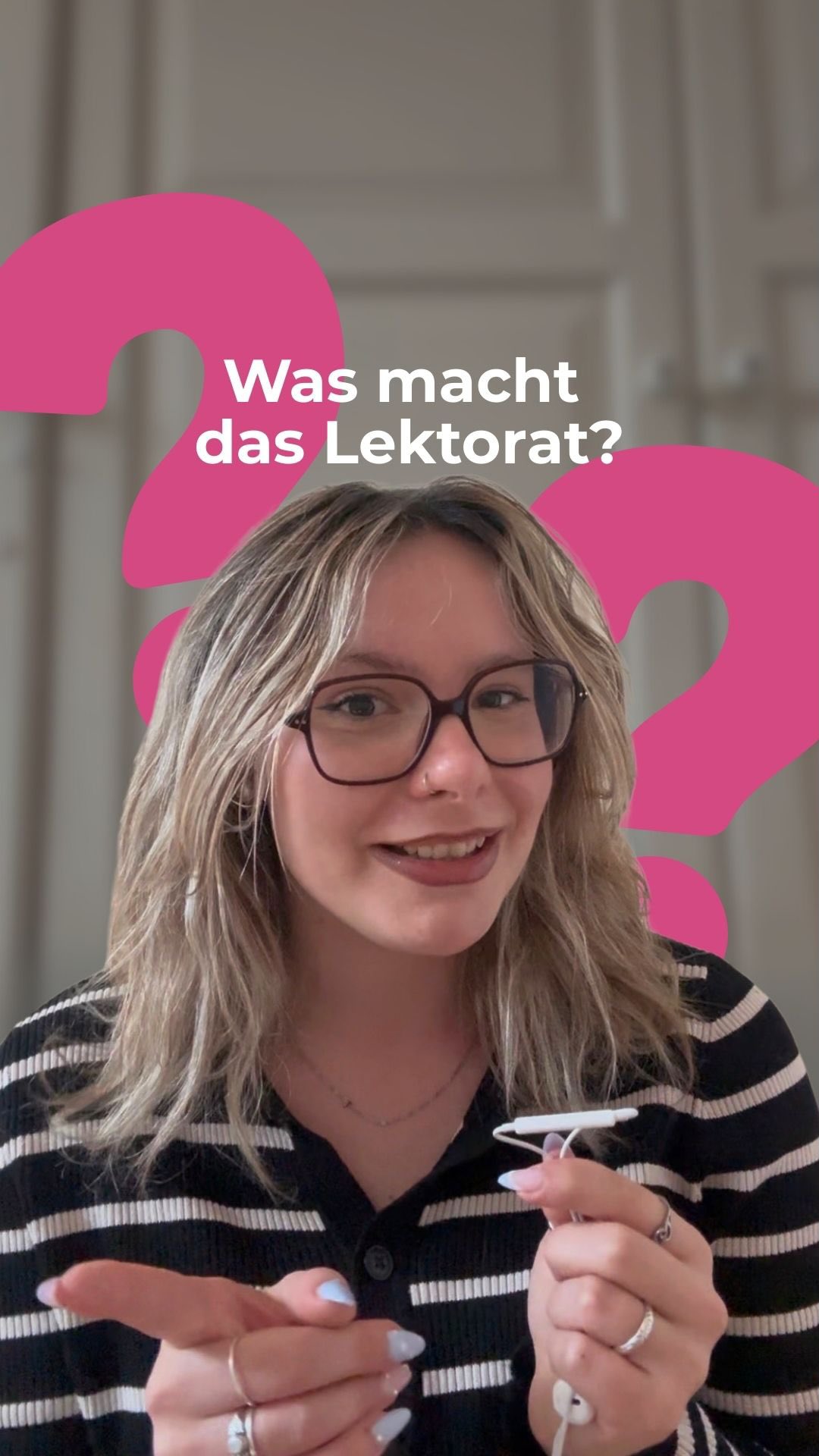 Den ganzen Tag nur Bücher lesen und das als Job, geht das? Heute erzählen wir euch etwas über das Lektorat.
#molino #verlag #office #job #bücherliebe