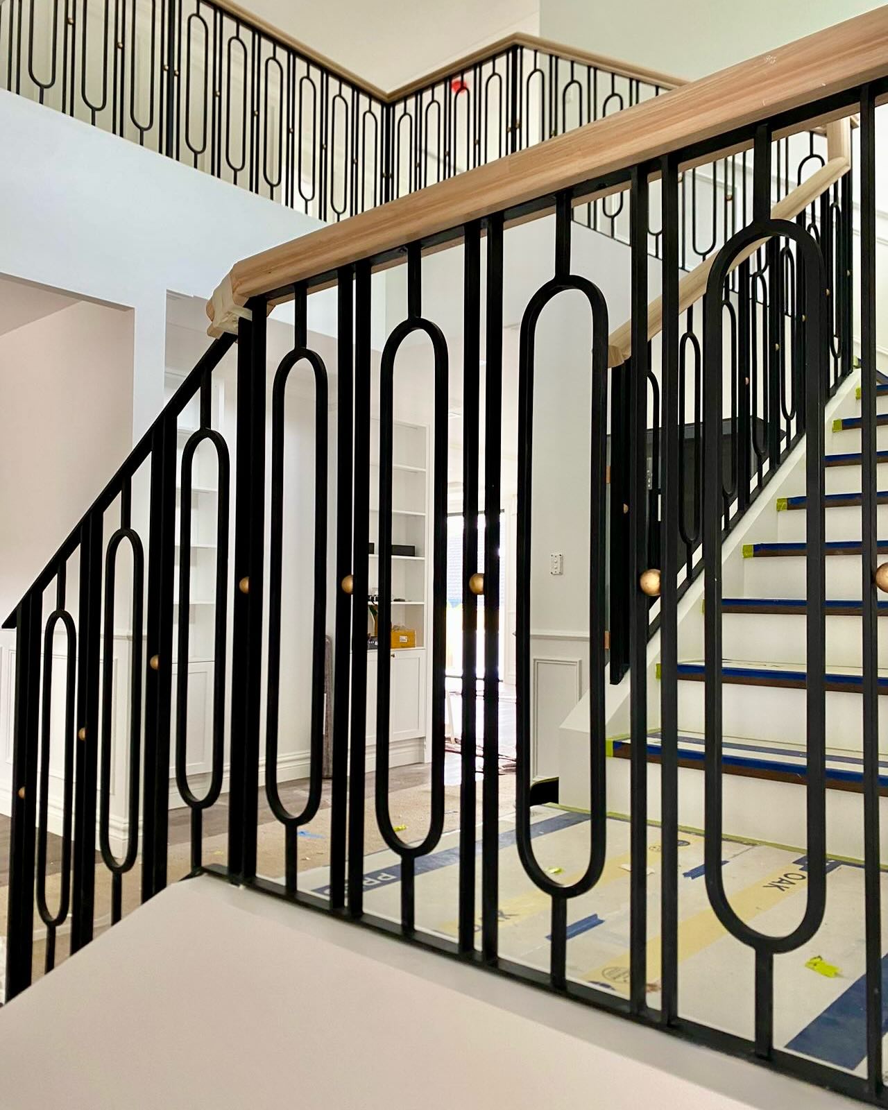 Simple Oval Design w. Golden Metal Ball in-between.
matching with Entrance Door design (picture 11)