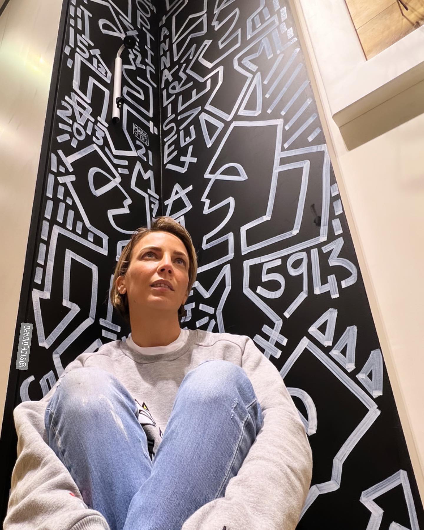 ⬆️Toujours regarder vers le haut ⬆️ Merci @marie_field_ pour cette énergie , ta bienveillance et ton talent
Merci @stef_bidard ✊️ #levallois #levalloisperret #art