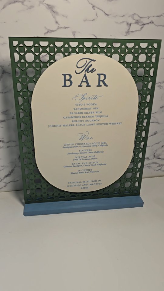 When you need 3 bar menus for rehearsal and 6 11x14 bar menus for the wedding, you know it's about to be a time! Getting weekend ready π₯΅
#weddingdetails #weddingsignage #acrylicbarmenu #goodvibesonlyβ€οΈ