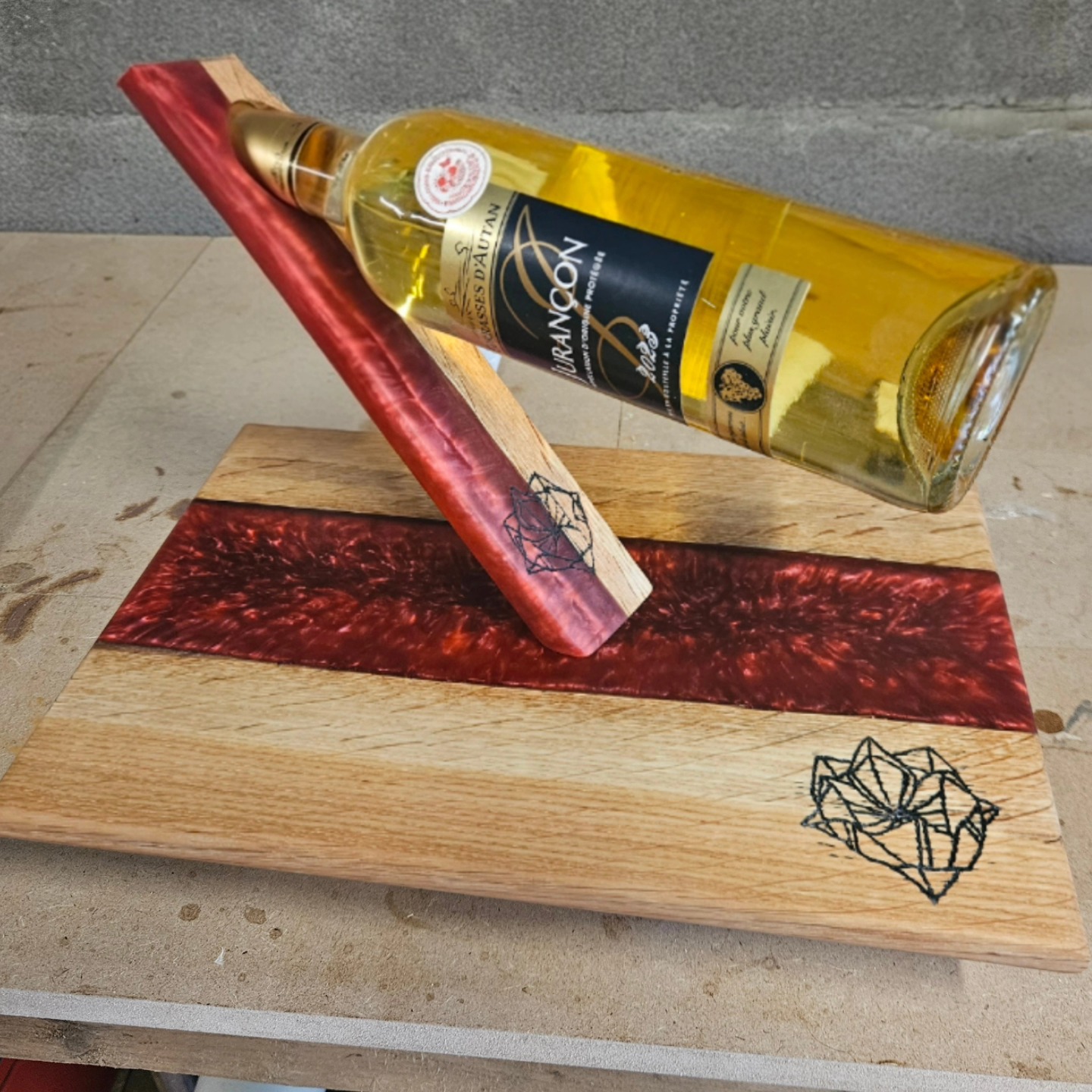 Rouge ou vert ? 🤔
#lafabricdard #artisanatfrancais #autoentrepreneur #woodworking #wood #epoxyart #epoxy #epoxyresin