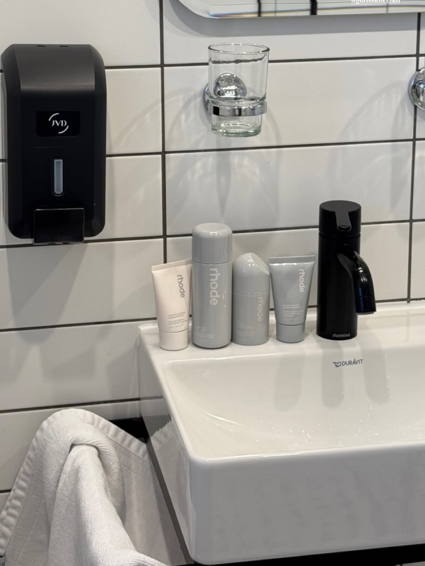 Escape from everyday life is easier than it seems.
Immerse yourself in an atmosphere of comfort and spend time in a place where every detail is designed for your relaxation.
That perfect moment when there’s no need to rush anywhere — just enjoy the harmony around you💫
Book your stay via direct message, on our website, or by phone:
📞 +372 686 3108
🌐 www.fonnentalhotel.com