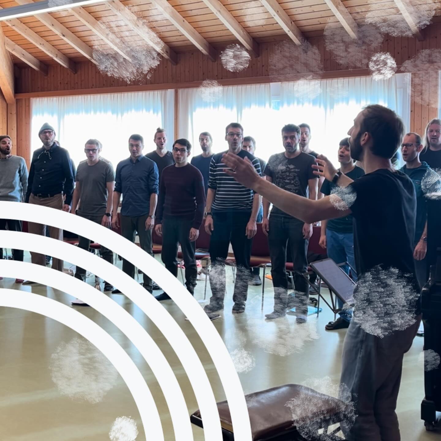 Dieses Wochenende ist es soweit!
❄️ Am Sa, 19.30 ❄️
und ❄️ am So, 11.00 ❄️
… singen wir in der @kulturkirche.paulus .
Es wird winterlich. Und schööön.
Hanna Girard @straeusel begleitet unser Singprogramm mit einer ⭐️-Geschichte.
Wir freuen uns so! Chunnsch au?
1: beschneiter Chor in Action
2: Konzertflyer von @noraroth.ch <3
3: Märchenerzählerin @straeusel (sie erzählt nicht ausschliesslich Märchen;))
4: unser Dirigenten-Dreamteam @benjamin.rapp und @philippe_rayot casual im Finkenlook
5+6: QR-Code-Überraschung unseres ✨neuen Albums✨ in the making
7: Probearbeit und vertraungsvolles-sich-Ansingen im Probewochenende
#sing #chor #winter #chorbasel