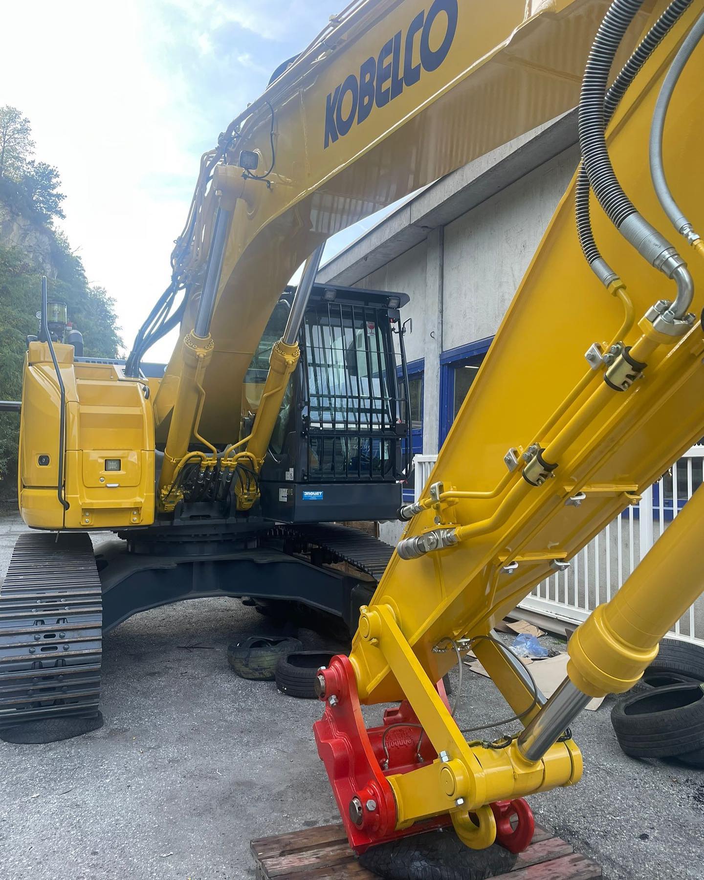 💪 Même pas peur 💪
Notre équipe est toujours prête à relever les défis !
#bergession #carrosseriesuisse #valais #valaiswallis #valaisgravedansmoncoeur #valaisactif #sion #sionmaville