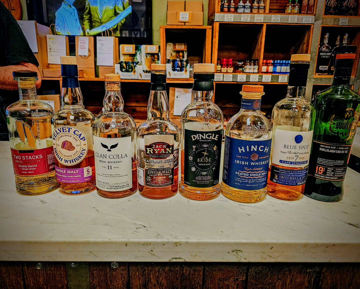 One week ago I had the pleasure and honour to host the 4th annual St. Patrick's Day (week of) Irish Whiskey tasting with my friends at @whiskydropcanada
Every year we curated a lineup that shows just how diverse Irish Whiskey is in the modern day Whiskey world.
We ran through single grain, single malt, peated, blended, pot still and of course a surprise bottle or two at the end. We had casks used as varied as Bordeaux, oloroso, bourbon, rye, rum, and Madeira.
A true journey through flavours and profiles!
Hope to see you at next year's but be early as this one sold out almost instantly.
.
.
.
.
.
#whiskey #tasting #sharing #irishwhiskey #tasty