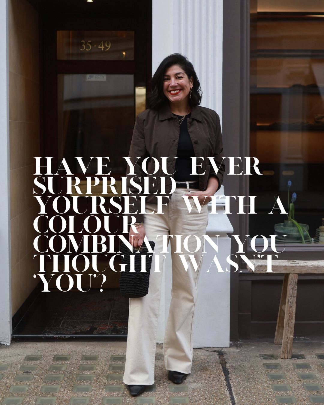 Playing with colour should be exciting! Don’t say no to a colour combination until you try it, it might surprise you 😉
.
Colour combinations, black and brown, colour analysis, colour experience, personal style, style, personal stylist, colour analyst