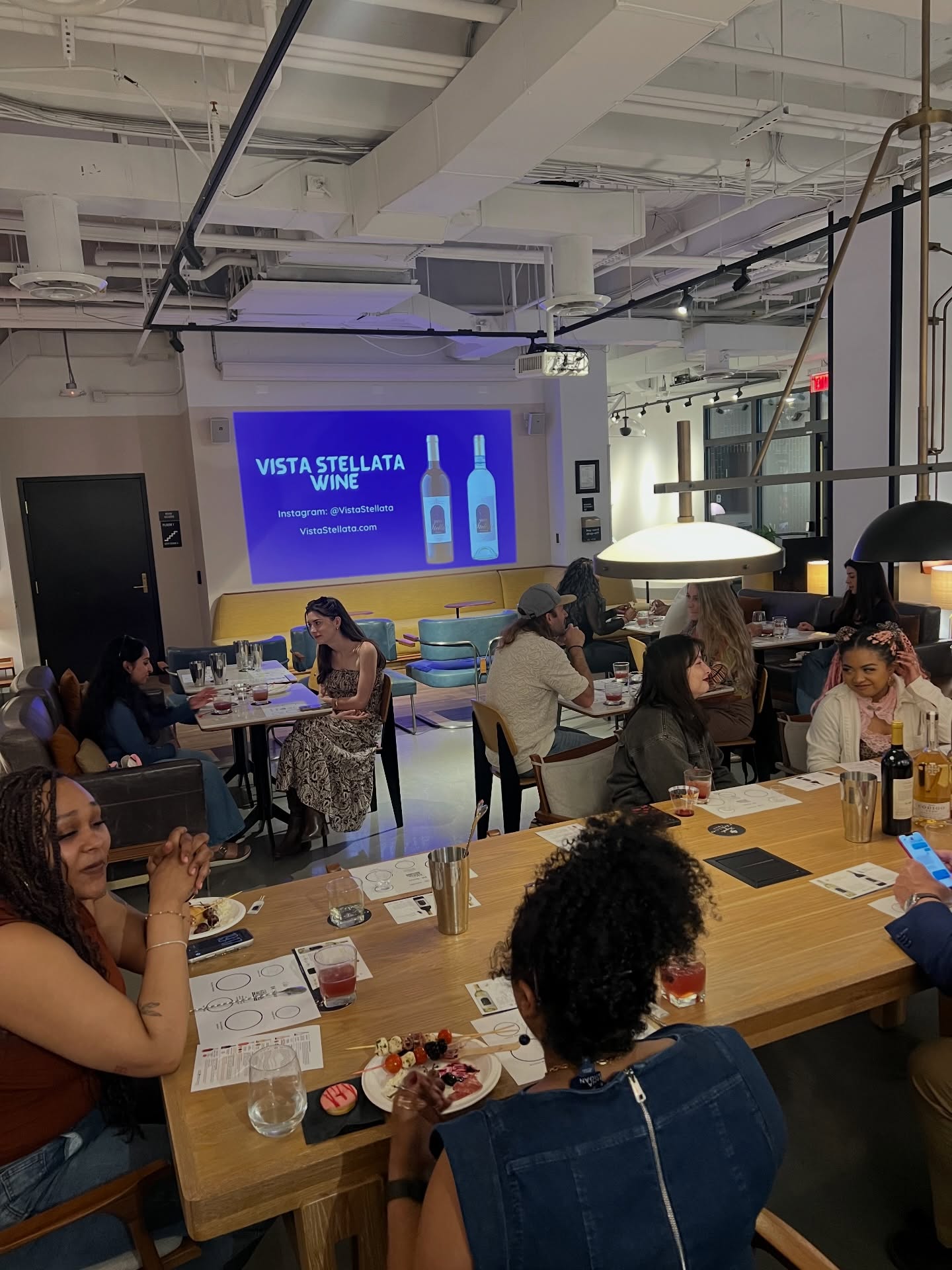 Enjoyed partnering with @boozebruvas for Glass In Session! ✨ The attendees made a New York Sour with Vista Stellata Barbera. When a wine is good, it’s versatile!