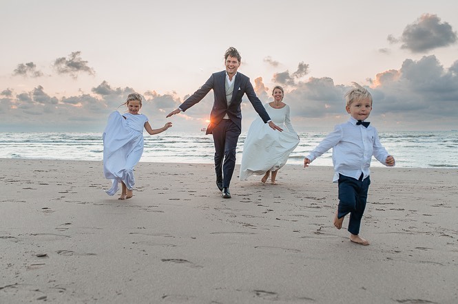 Wat ik zie VS wat jij ziet
.
.
.
#trouwen #trouwfotograaf #trouwen2023 #trouwenaanzee #realweddings #bridal #trouwenmetkinderen #weddingphotography #ingebaanfotografie #trouwenwitsand #trouwennoordwijk #bridaldress #witsand