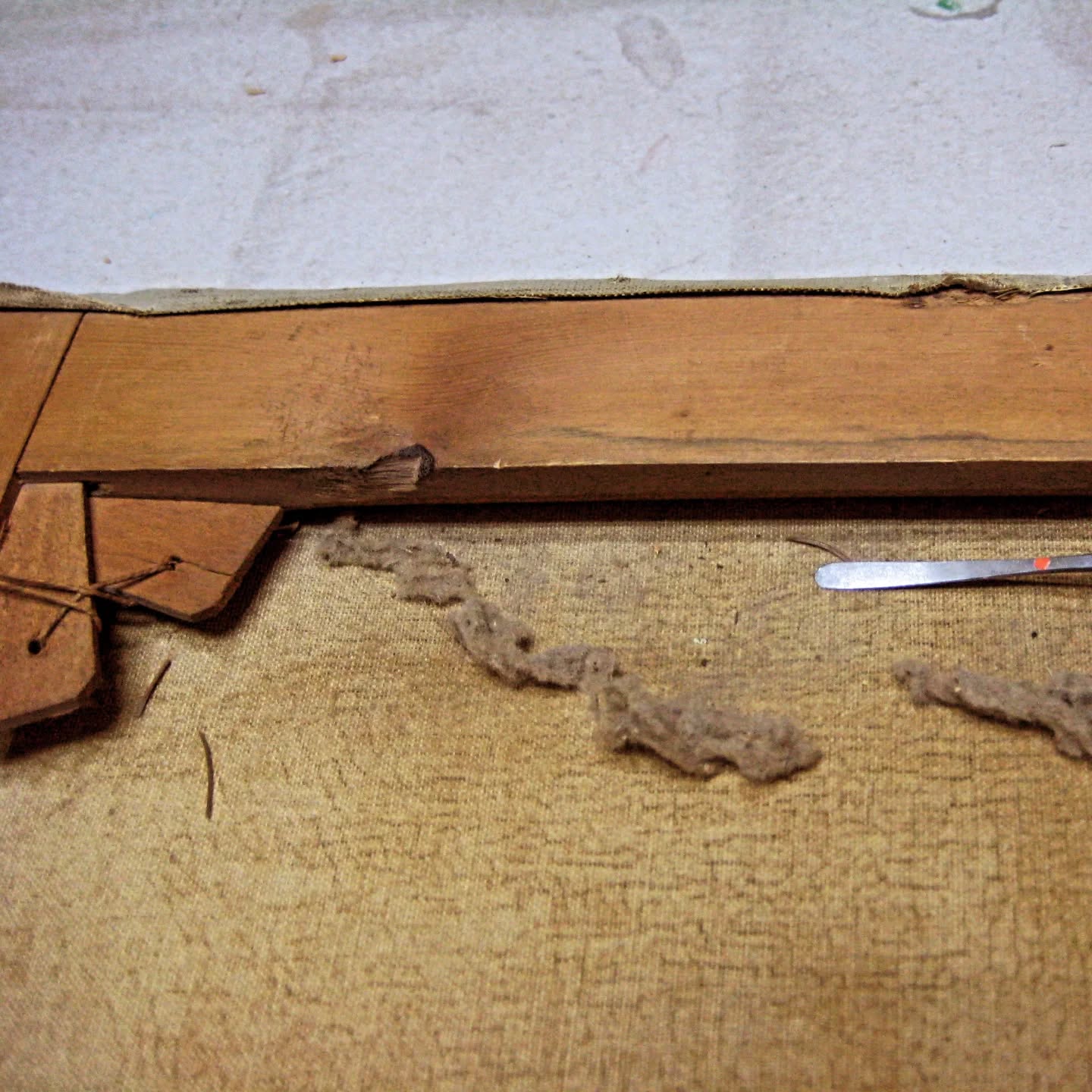 As a restorer, I often find myself contemplating the festive season, even when the calendar hasn't yet turned to December. During the process of cleaning the backs of paintings, particularly in the area between the canvas and the stretcher frame, I often discover not only a lot of dust but also numerous pine needles. These remnants serve as silent witnesses to Christmases long gone.
While the sight of pine branch decorations can be truly enchanting against the backdrop of gold decorative frames, it’s essential to consider the potential issues that can arise from these needles finding their way behind the canvas. Over time, these needles can - for example - lead to deformations in the picture support, which, unfortunately, may become visible on the front of the artwork.
Therefore, when indulging in the holiday spirit and adorning your home with beautiful decorations, it’s wise to remember the impact that even the smallest details—like those pine needles—can have on cherished pieces of art. Keeping your artwork free of debris not only preserves its beauty but also ensures its longevity for future generations to admire.
#restoration #cleaningpainting #pineneedles #paintingsconservation