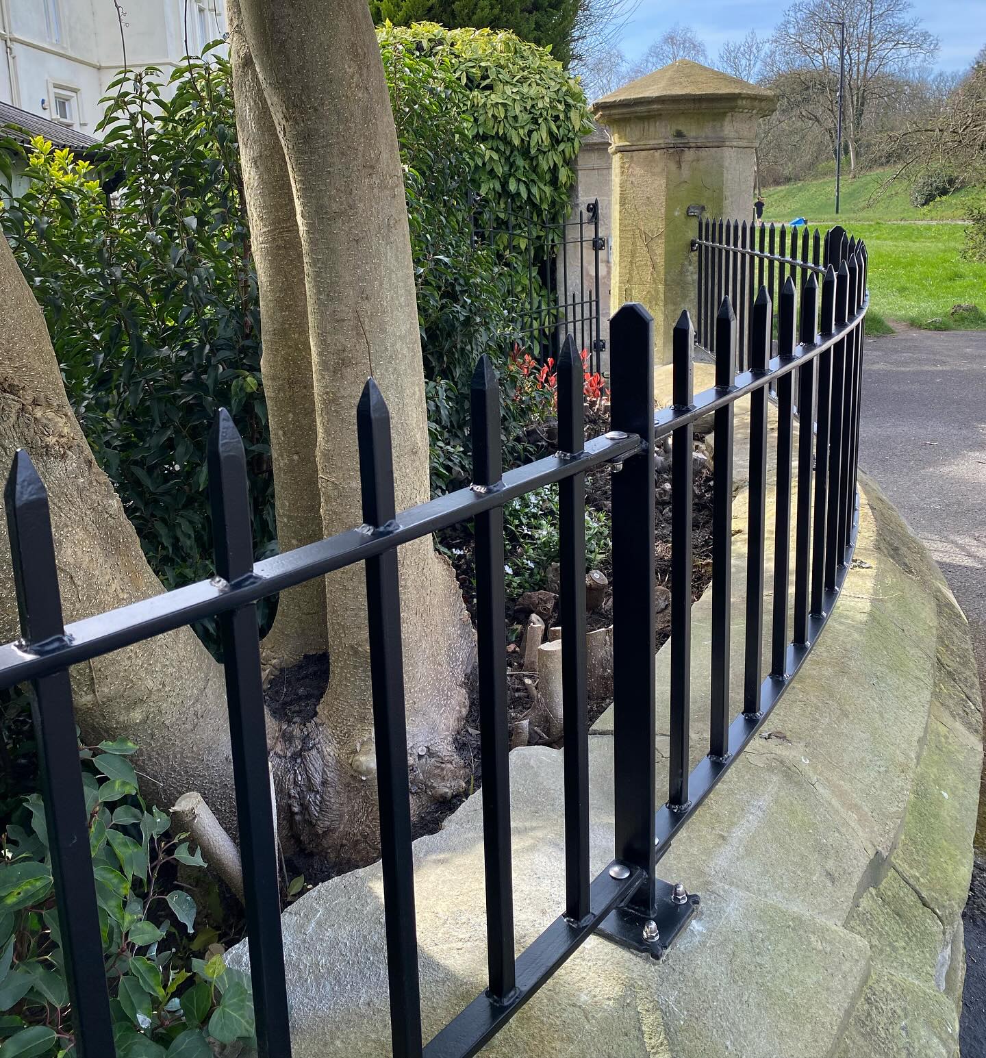 Some #curvedrailings all installed today, lovely day for it! #railings #metalwork #bristol #bristolblacksmith #home