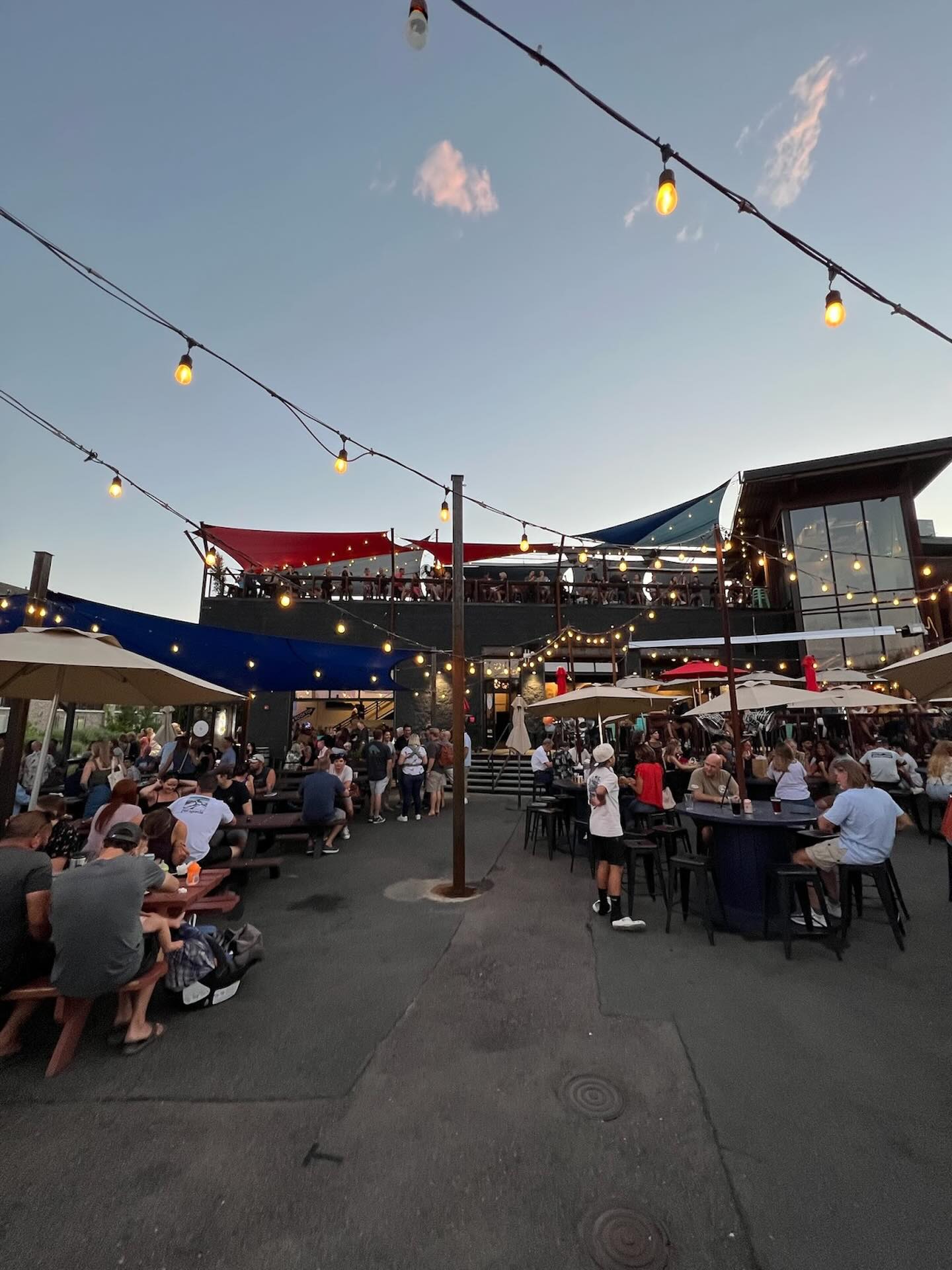First day of spring? We’ll cheers to that! Pull up a seat on the patio, soak up the sunshine, and let’s toast to a sunny season ahead at The Golden Mill ☀️🍻