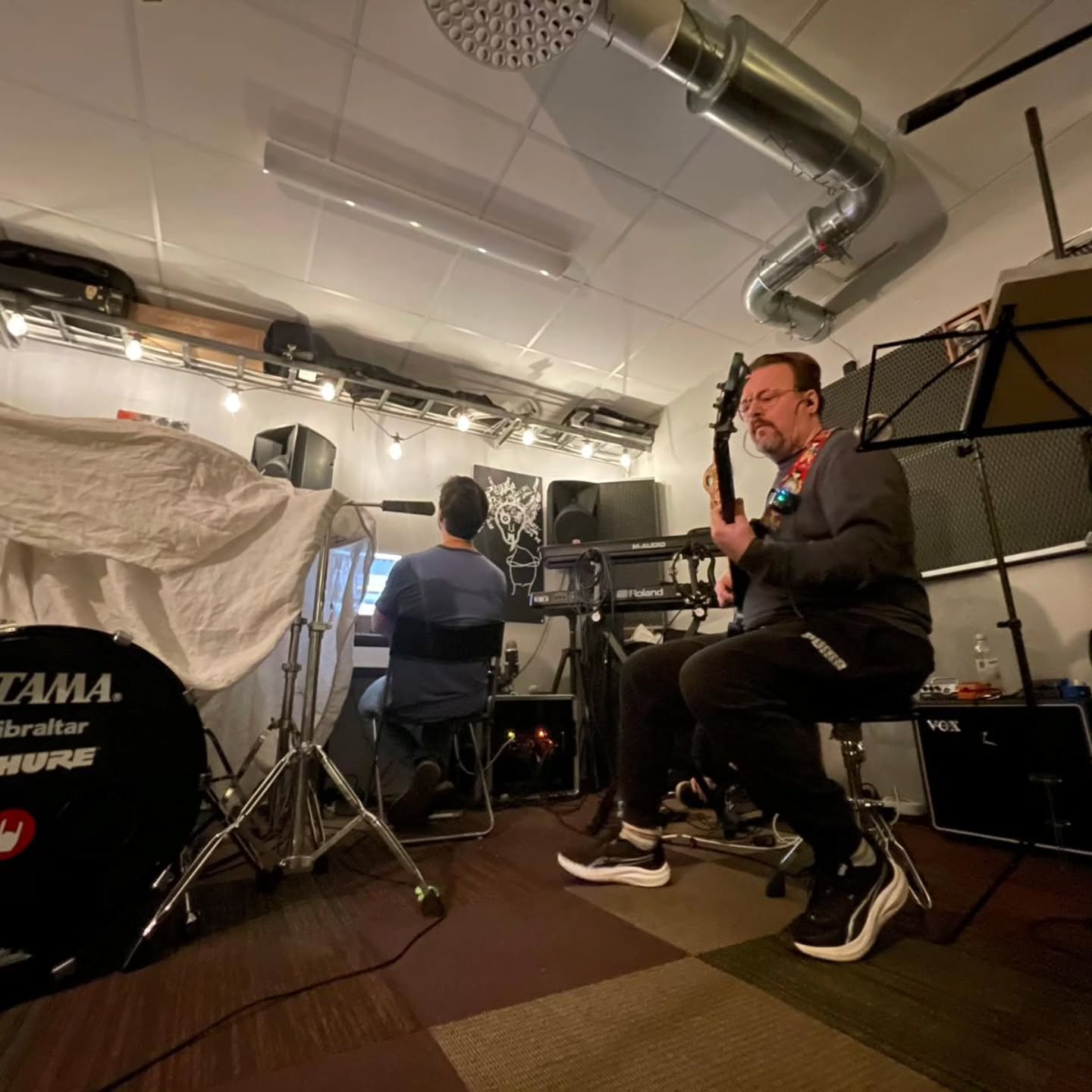 Daniel laying down some serious bass guitar 💪
#alternativerock #progrock #recordingartist