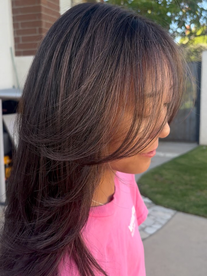 partial highlight refresh for sister 🤠
products:
@redken shades eq (6VB/7N root tap & 8VB/7V/9VV)
@redken flash lift 8
@k18hairpro molecular repair mist & mask
#lahairstylist #cosmetologystudent #socalstylist #livedin #losangeleshairstylist