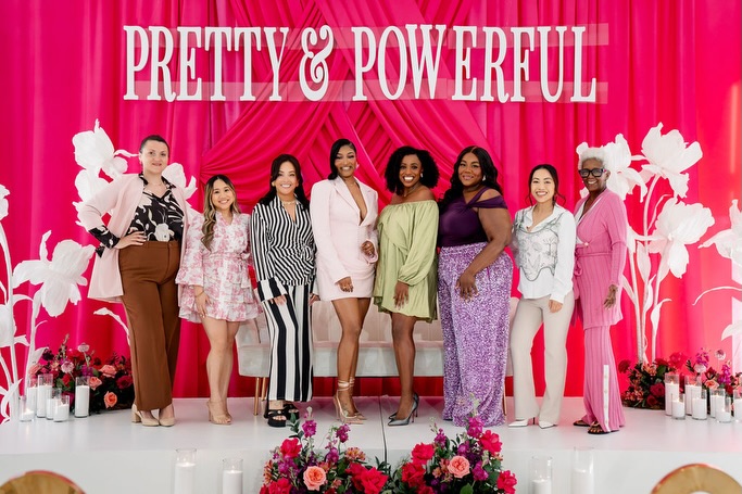 Never letting go 💕 Pretty & Powerful 2026 In Jacksonville, Florida where we don’t compete we collaborate, we impact and we shift the narrative! Stay tuned for more to come 📺
Host&Curator: @feliciavphoto
Event: @prettypowerfuljax
Event Space: @luxurypointstudio
Photo: @dnicholephotography
Video: @unleashedvizuals
Event Stylist: @thedesigneryevent
Florals: @seiromemdesign
Oversized florals & sinage: @ebonysbloomingcreations
Photo backdrop: @susiebutters
LED Screens: @postfxvisuals
Drink: @bottlesupenterprises
Chairs: @luxurypointstudio & @onceuponachairrental
Stage draping: @simply_elegant_event
Entryway draping: @stjohnsilluminations
Pink carpet: @eventworks
Dj: @djkiki__