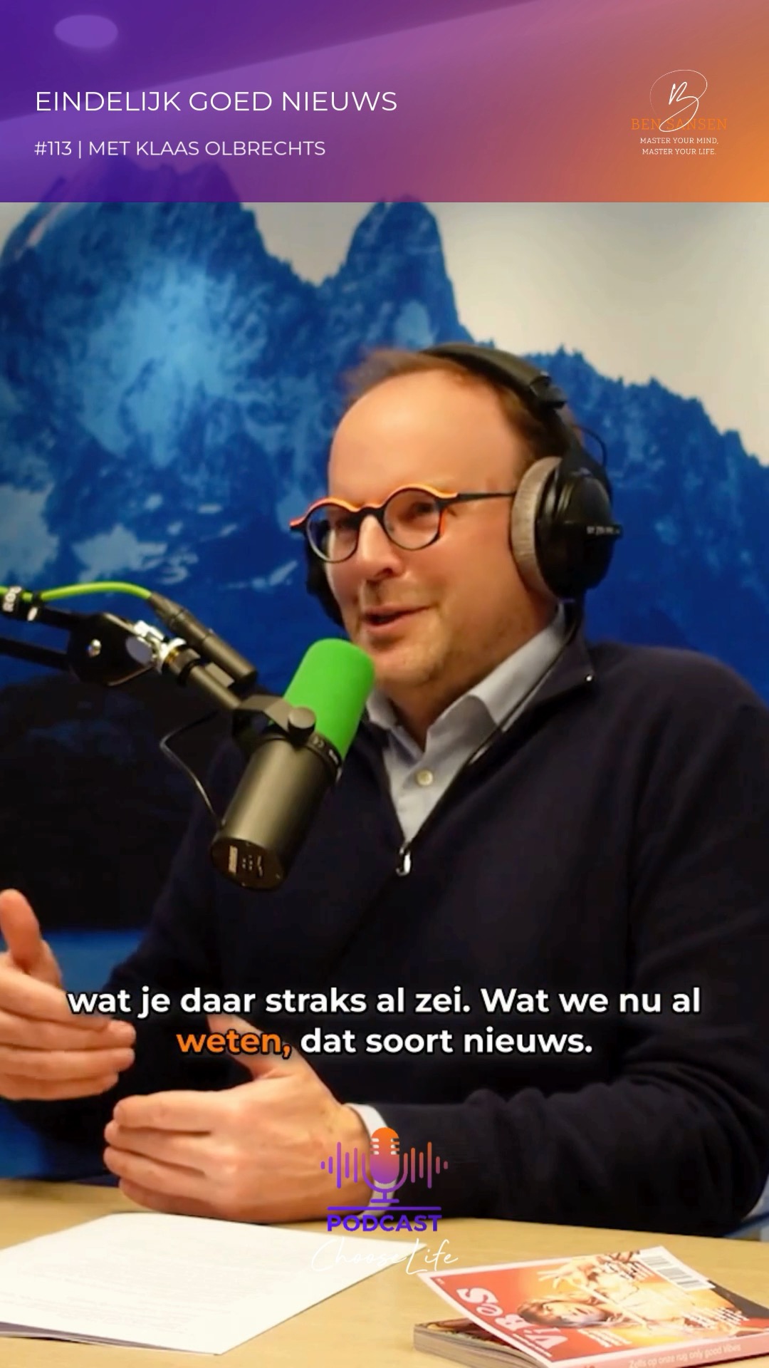 Je wordt wat je leest.
Dat is geen cliché. Dat is simpele neurologie.
Ik stel mezelf al een tijdje één simpele vraag als ik het nieuws open: word ik hier wijzer van of alleen maar angstiger?
De meeste mainstream media kennen het antwoord. En jij wellicht ook 😉.
In Choose Life #113 sprak ik met @klaas_olbrechts van @vibesmagazine__. Een man die bewust de andere richting koos. Die van positief nieuws. Geen feel good talk of heppie-de-peppie berichten maar écht positief nieuws. En ikzelf stond verbaasd over hoe groot het contrast is met wat je alle dagen te slikken krijgt.
Toch ben ik overtuigd dat wat je hoofd verwerkt, bepaalt hoe je in het leven staat. En dat je daar dus maar beter zorgvuldig mee omgaat. Je input is je output en dat geldt voor jezelf, je business en je relaties.
Herrie in je hoofd of mee op de tegenbeweging met Vibes? Klaas en zijn collega’s maakten de moedige keuze.
En ik ben blij dat hij daarover kwam vertellen in Choose Life podcast 🙏.
🎧 Luister via de link in bio — Choose Life 113
📖 checkvibes.be
#chooselife #podcast #positiefnieuws #vibesmagazine #mentalegezondheidheid #mediagebruik #bewustleven #persoonlijkegroei