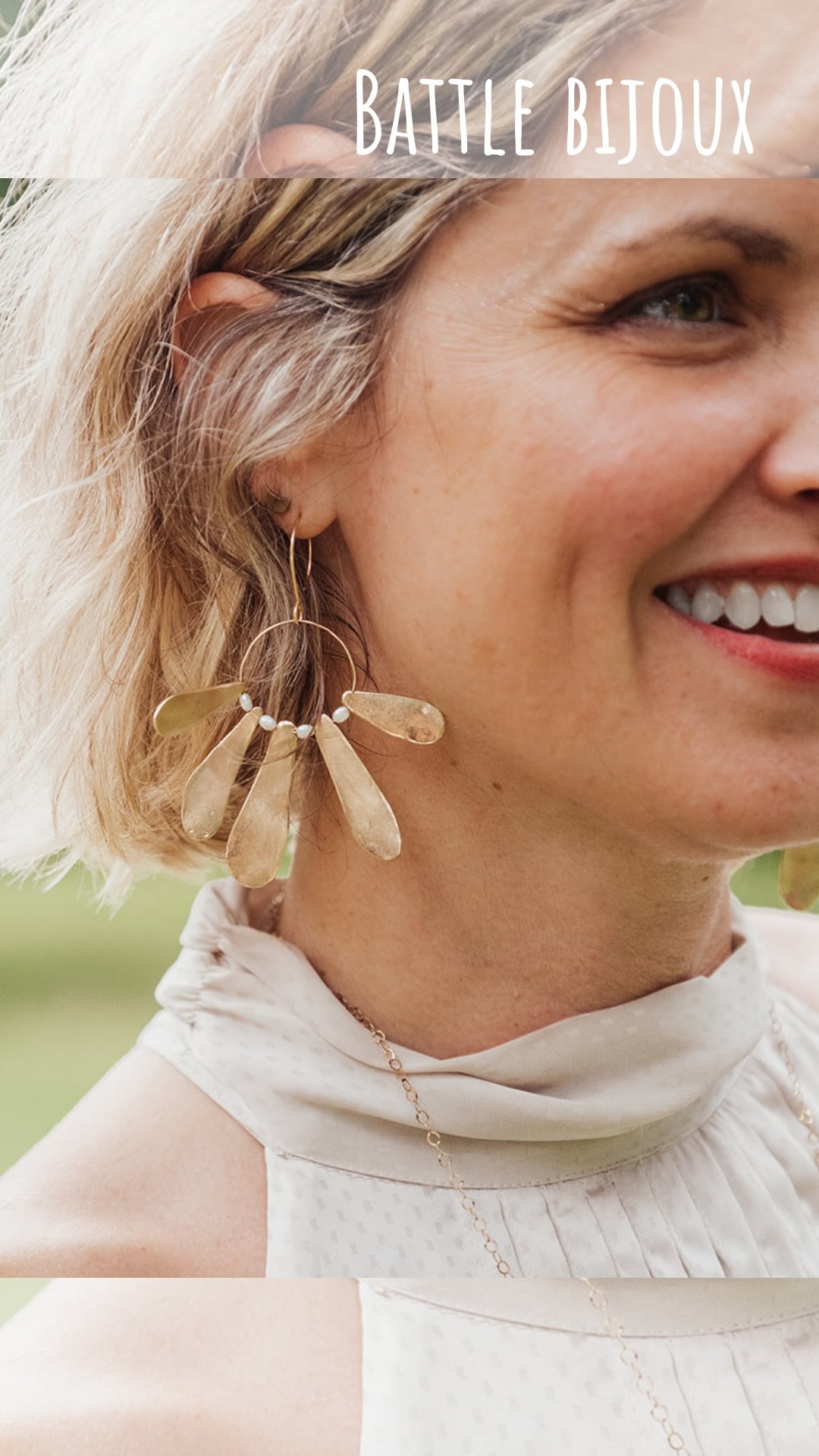🌼Le printemps a cette façon particulière de réveiller les envies … 🌿
Plus de couleur,
plus de lumière,
plus d’originalité,
plus d’audace parfois…
ou au contraire, un retour à la simplicité, au naturel.
Et je trouve que les bijoux suivent exactement ce mouvement.
Certains jours, on a envie de se faire remarquer, d’oser, d’affirmer.
D’autres, on cherche juste une touche douce, lumineuse, de réconfort, presque évidente.
Il n’y a pas de bon choix.
Juste celui qui résonne avec l’énergie du moment ✨
C’est aussi pour ça que je crée :
pour que chacune puisse trouver le bijou qui lui ressemble, selon son humeur, sa saison intérieure, son instant.
🌸 Aujourd’hui, tu te sens comment ?
Plutôt audacieuse… ou en quête de douceur ? Quel sont tes boucles d’oreilles préférées? Dis moi en 💬
Magnifique photo de @astrid.lag.wedding ❤️
#artisanatfrançais#faitmaiinavecamour#créatricebijoux#bijouxpierresnaturelles#bijouxmadeinfrance