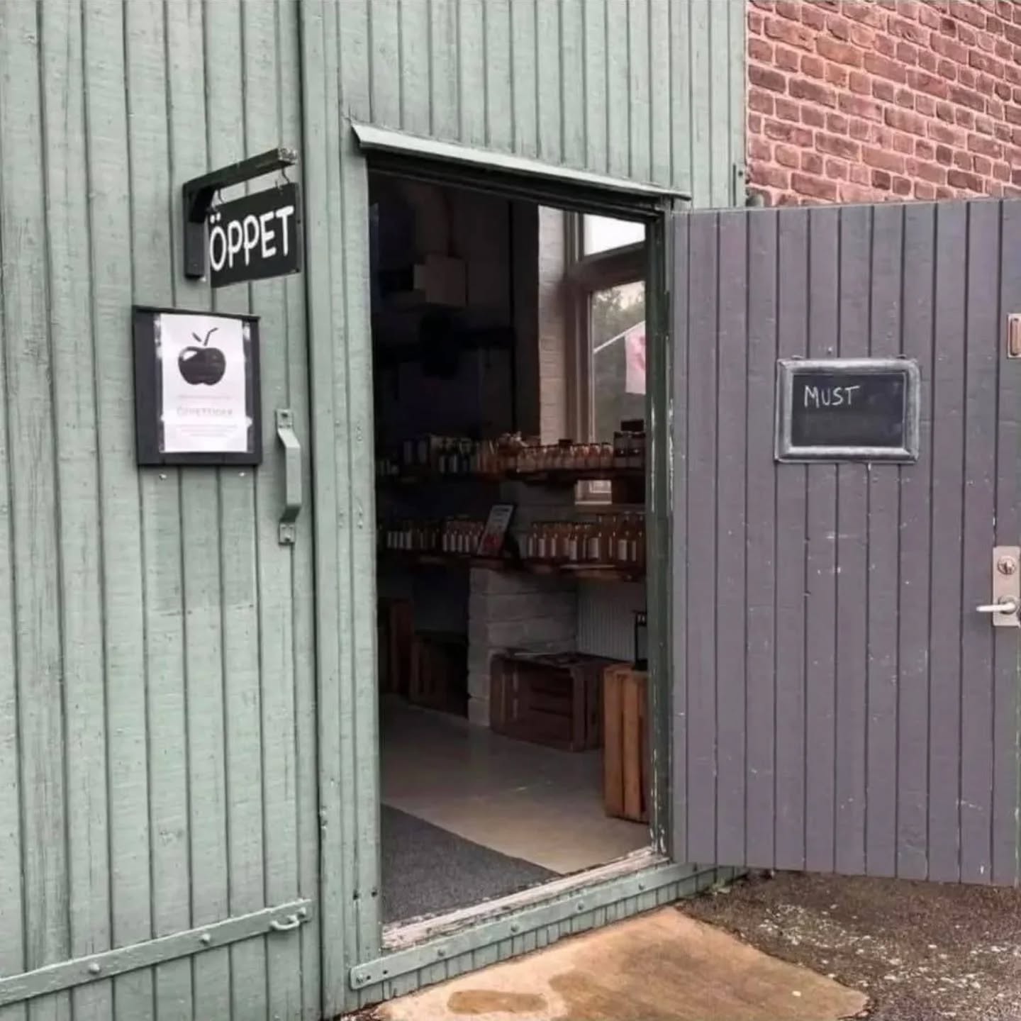 Välkommen till oss 🍏🍎
Butiken är öppen
Torsdag 19/3 kl 14-18
Lördag 21/3 kl 10-14