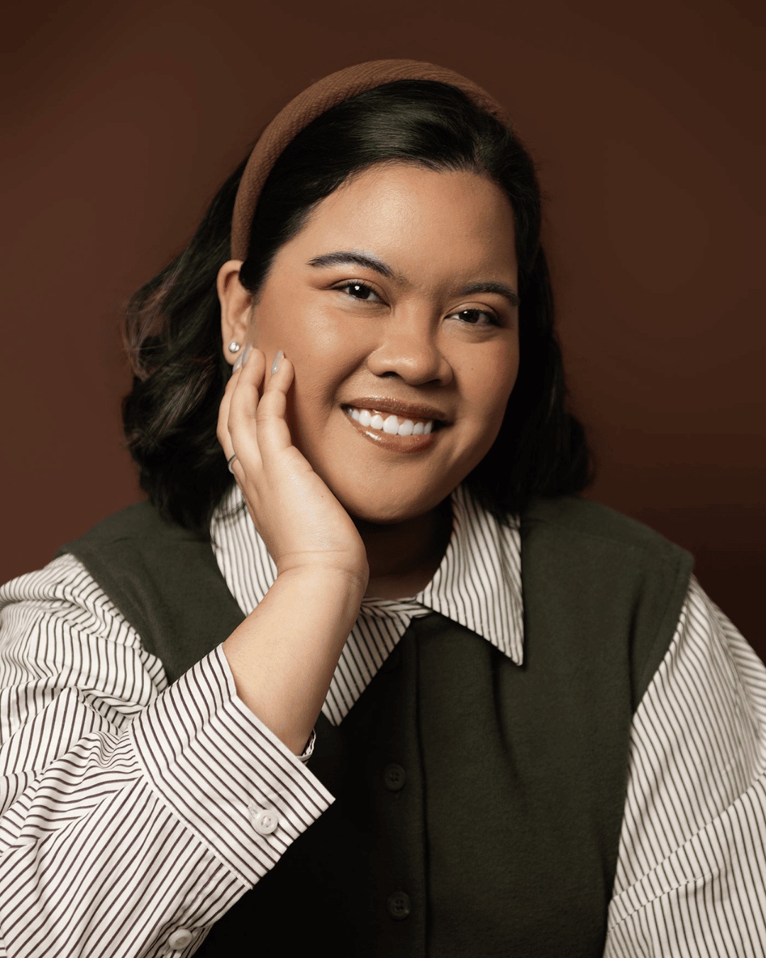 In a community like Monticello, trust is the currency. For Aundie, the face of Kaybee Community Cafe, being "known" isn't enough. You have to be seen as the professional anchor of your brand.
Many business owners treat headshots like a checked box—something to "get over with." But when you’re a local leader, your portrait is a commitment to your community. It’s the visual evidence that you are present, professional, and pouring your best into everything you do.
We didn’t just take a "normal headshot" for Aundie. We captured the presence of a woman who has built a staple in our town. If your current images don't match the level of service you provide, there’s a gap in your authority.
#AshleyBlackPhotography #MonticelloIL #KaybeeCoffee #ProfessionalHeadshots #LocalAuthority #WomenInBusiness #BusinessPortrait #VisibilityAsLeadership #WomensHistoryMonth2026