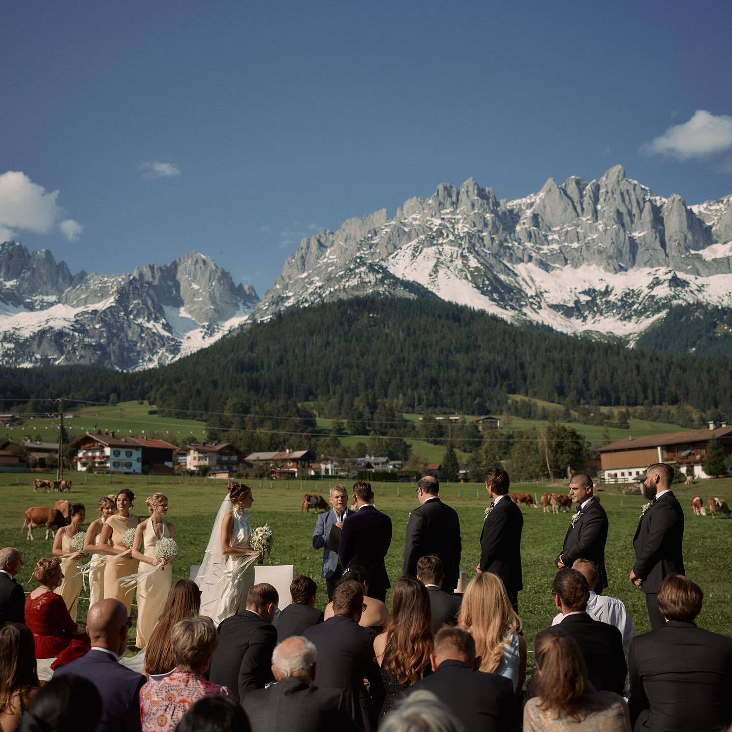 The most spectacular setting for the most perfect day! 😍☀️🏔️🇦🇹
It was an honour and joy to lead this amazing wedding ceremony in such breathtaking surroundings - but even more to be a part of the life journey of Christiana and Lucas (🇺🇸🇦🇺) at this most memorable and significant moment.🤍
My compliments 👏 also to:
- Location: @stanglwirt
- Wedding Planner: @unforgettable.weddings.events
- Photography: @patrese
- Florist: @helene_dahladel_floraldesign
#weddingspeaker #trauredner #wedding #hochzeit #destinationwedding #heiraten