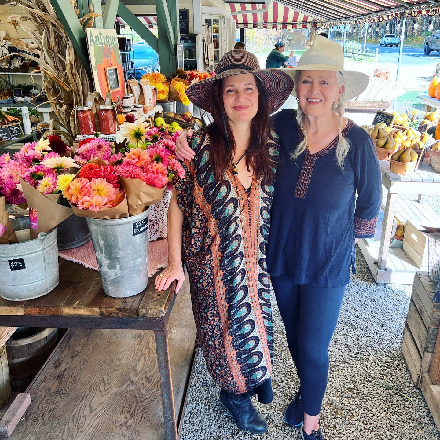 💫🍁💫Autumn celebrations and treasured guests, dear friends & soul sangha at @rhinevalleyfarm in the Hudson Valley. So appreciate the honoring of the annual cycles of the sweet gifts of kinship and precious time together in person. 🍁🌈🍁The fruits of the land are infinitely abundant! Intergenerational. Interbeing. Interweaving. Interdependence. Luminous Interconnection. 💫🌟💫
Seen here @lama_tsultrim_allione
Michael Morales; Dr. Robert Thurman @bob__thurman and @nenabthurman ;
Manuela Roosevelt; Tim McHenry; Dal LaMagna; and Moi. 🌟
@rubinmuseum @tibethouse @menla @rhinevalleyfarm