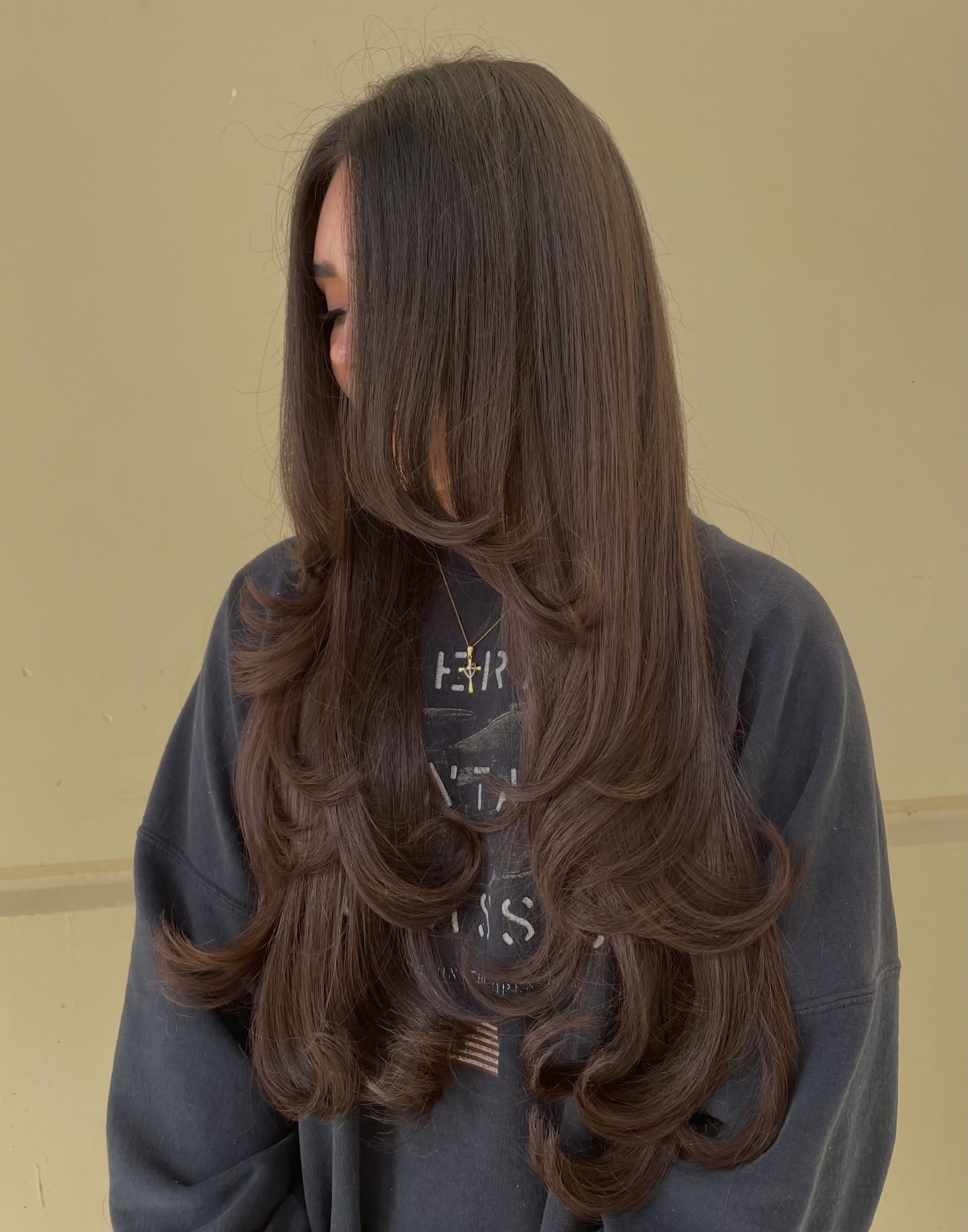 When they ask for lots of layers with a bouncy blowout โฆ and you deliver ๐ช๐ป๐
What we did: Haircut with blowout
Link in bio to book
#satxhair #satxhairstylist #bouncyblowout #layeredhaircut #sanantoniotx