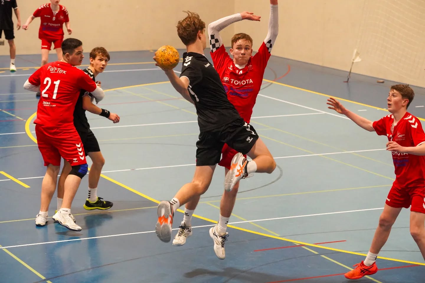 Noch einige Bilder vom 2ten Aufstiegsspiel unserer U17 welche durch diesen Sieg die 2 Saisonhälfte ohne Punkteverlust beenden 💪, somit ist die Sasion jetzt für alle Juniorenteams vorbei.
Wir wünschen euch allen eine erholsame Saisonpause, bis bald 👋