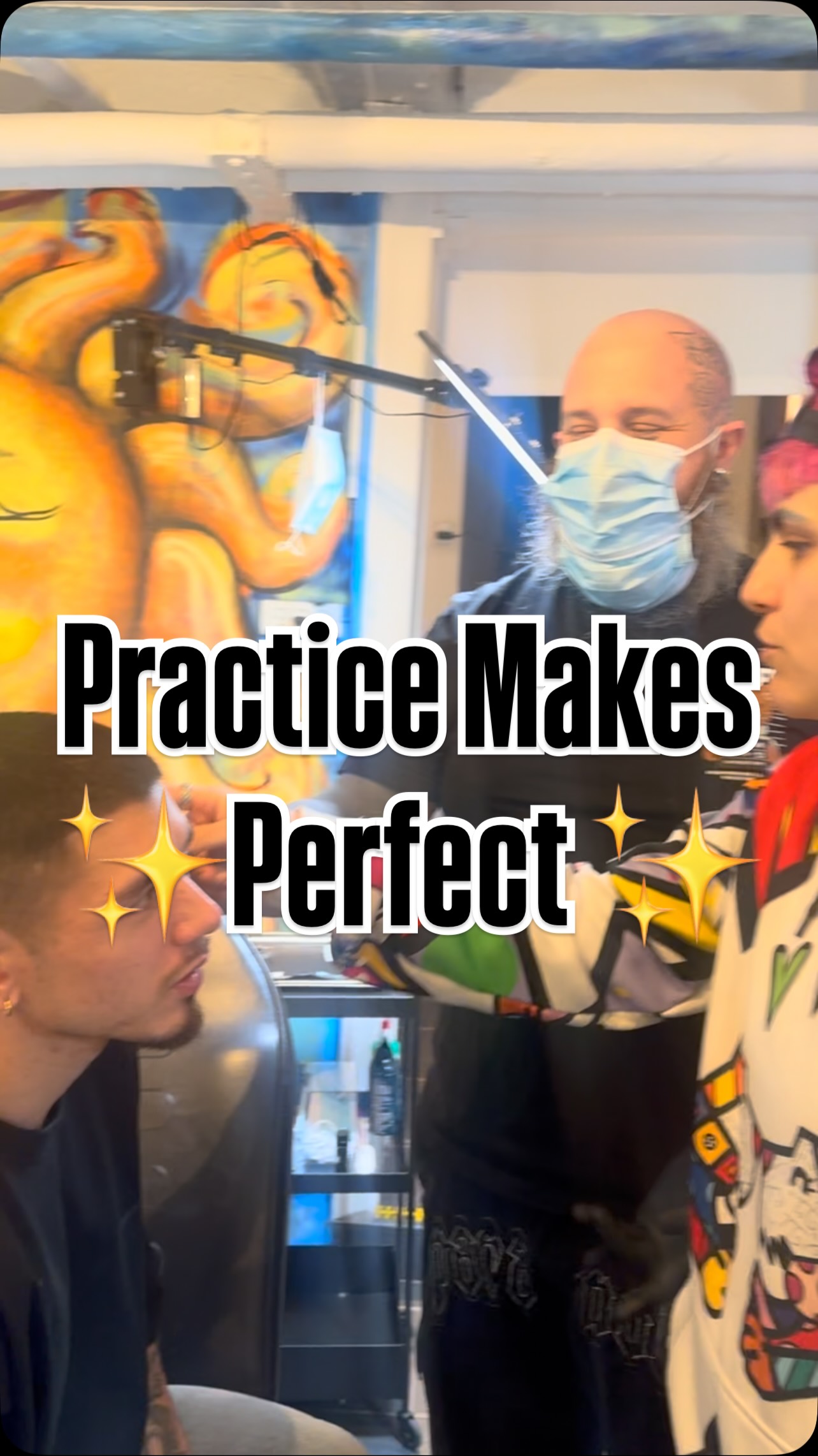 Big moment for Jimmy (Yngve) ✨
His first piercing… on his mom! 🖤
Huge thank you to mom for the trust and support 🙏
This is how we grow and learn together
We also had fun with two more piercings
Conch + helix on Alex ✨
Practice, learning, and good vibes only 😄
So proud of the progress 👏
#apprentice #besttattooshop #practicemakesprogress❤️ #myteam #addinkted7team