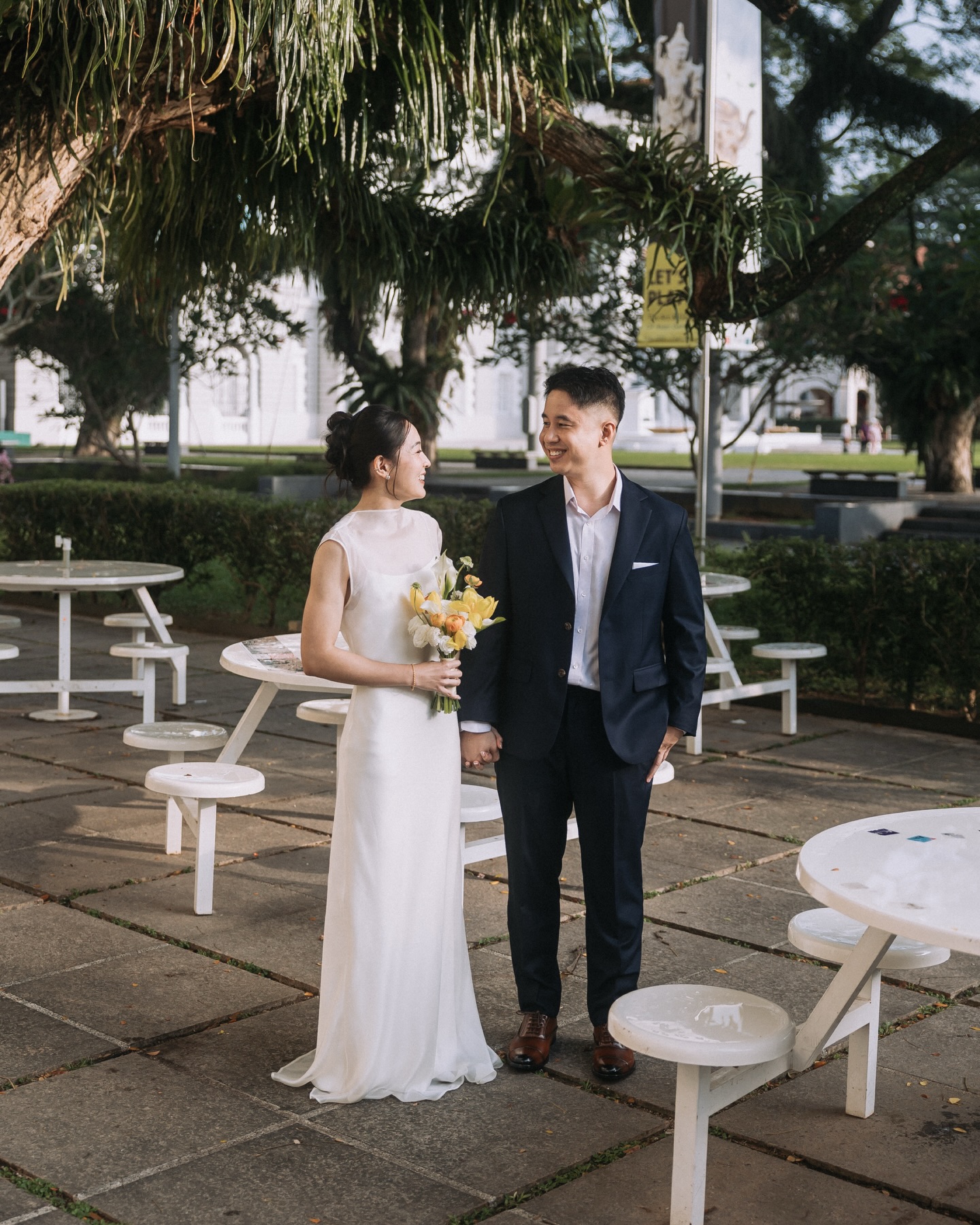 Soft morning glow, blue skies above, and a love that feels just right. 🌤️🌿
Couldn’t have asked for more perfect light to witness their solemnisation ceremony. 🥰
•
pg // @freddywongphotography
mua // @hanarabyhana
dress // @huong.boutique
