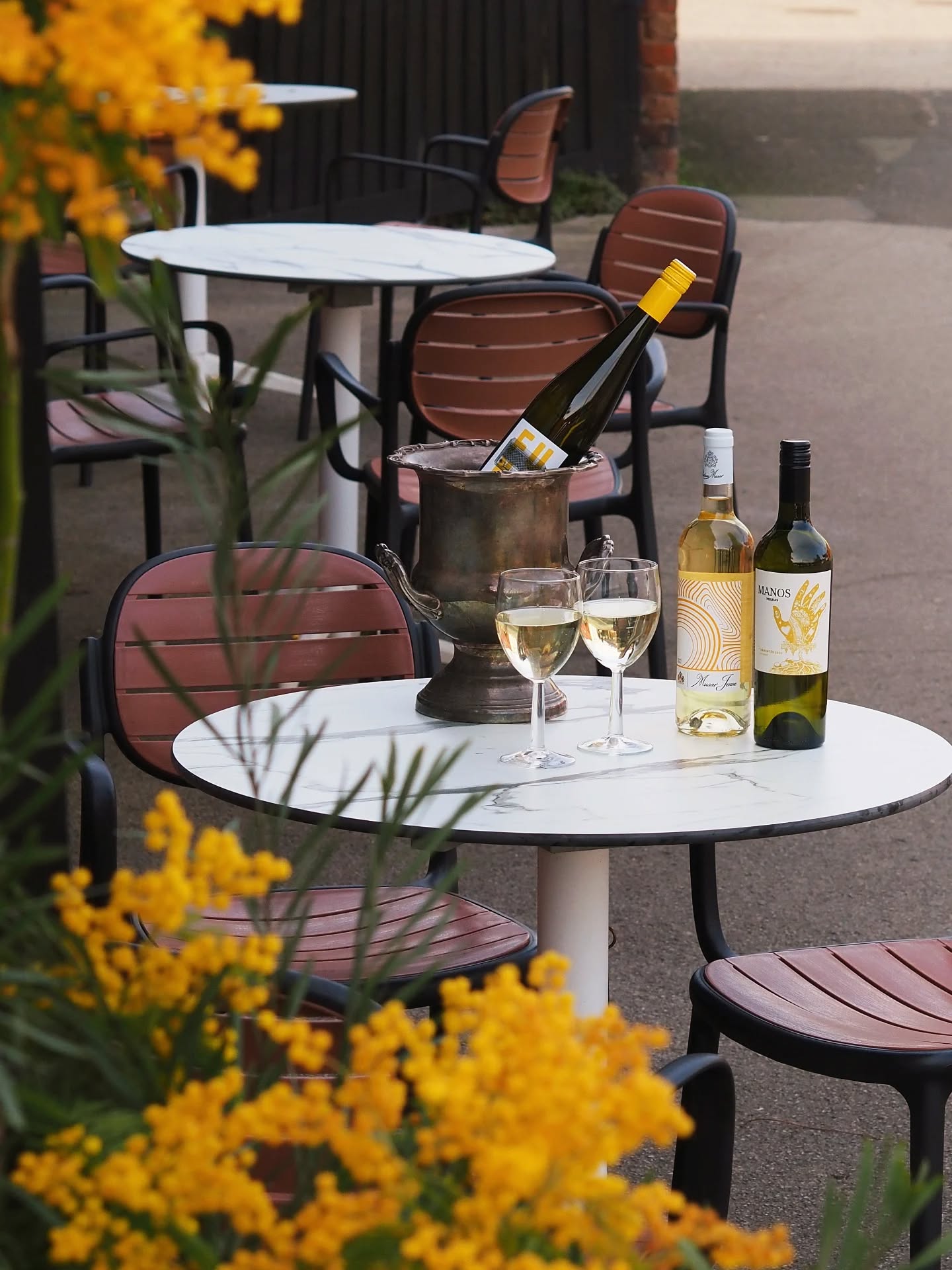 Fine wine and fine weather 🌞 A match made in heaven.
.
Thursday 9am-9pm
Friday 9am-10pm
Saturday 9am-10pm
Sunday 9am-8pm
#finewine #winegeek #altrincham #winebar #timperley