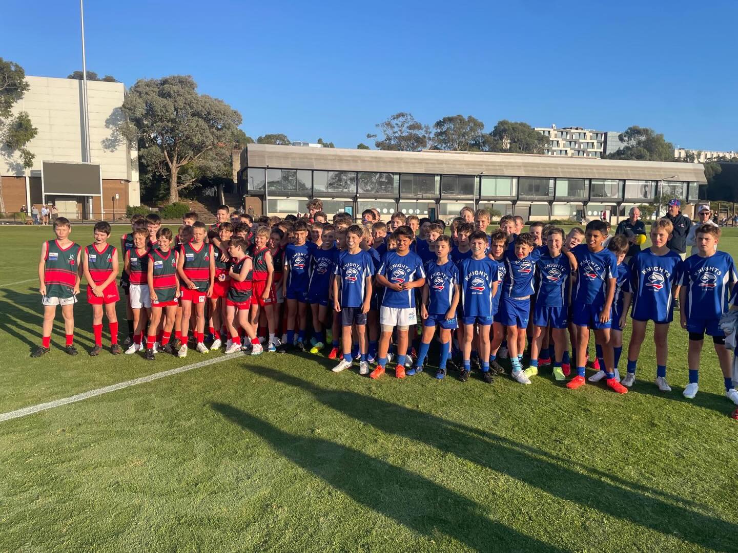 Our U12 squad ready to take on @ashyredbacks in the first practice game of the day at Monash Uni. Go Knights!!!
#eastmalvernknights #goknights #onceaknightalwaysaknight