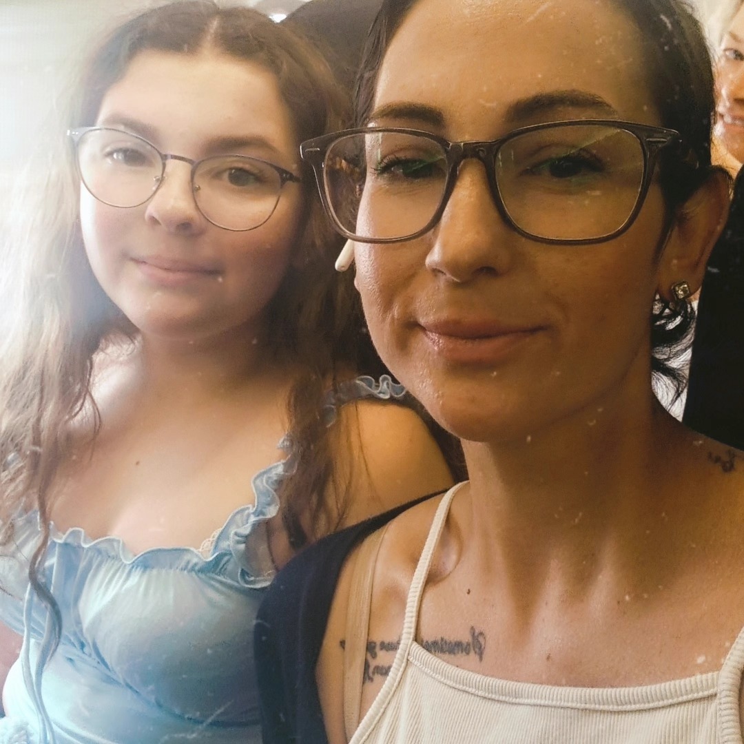 Did I also mention our biggest adventure.
Mollie got a surprise holiday
She had no idea where we was going and we got there her best friend who was also clueless was waiting for her with my bestie
Loved some serious relaxation and seeing everyone just have so much fun and enjoy.
Forever making memories
#firstholiday #surprises #spain #bestfriends #happygirls #extendedfamily #makingmemories #adventure