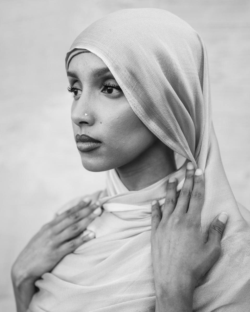 presents SILVER AND BREATH by Eva Christina Nielsen @eva_christina_nielsen
———————————————————————
“I wait for the moment when the subject disconnects from me and my presence and wanders off in their thoughts.”
———————————————————————
Within this fragile space between looking and being seen, Eva Christina Nielsen has developed a practice that is both restrained and deeply attentive. Her portraits unfold gradually, asking something rare of the viewer. Patience, presence, and a willingness to truly see. Within her photographs tonal range becomes emotional language. Deep blacks carry gravity. Soft silvers hold vulnerability. Light moves across skin with a tactile quality that feels almost physical. Silver carries the image. Breath gives it life.
———————————————————————
View Eva’s photographs and read their story on the website.
LINK IN BIO >>>
———————————————————————
Do you have a story to share? SUBMIT your idea and photos to us on the website.
•
www.thepictorial-list.com
•
#pictorial_stories
—————————————————————
#evachristinanielsen #sweden #thepictoriallist #womenphotograph