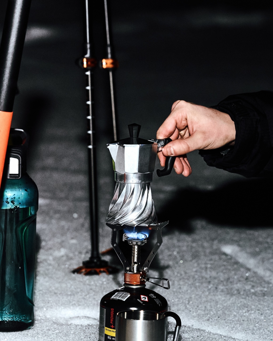 La Turbo Moka una tazza, forgiata per la vita.
Tutte le nostre Turbo Moka sono progettate per durare una vita.
Utilizziamo alluminio di altissima qualità e garantiamo la disponibilità di tutti i ricambi.
Perché un oggetto ben progettato non si sostituisce.
Si tramanda.
#TurboMoka #ItalianDesign #MadeInItaly #mokapot