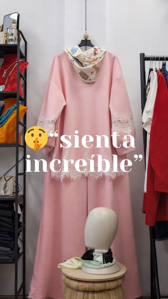 “Un total look rosa siempre es buena idea 💅
Pero este… con el encaje y el pantalón de pata ancha…
es otro nivel 💖”
#auracoleccioncurvy #totalpink #mujercurvy #modacurvy #tallagrande